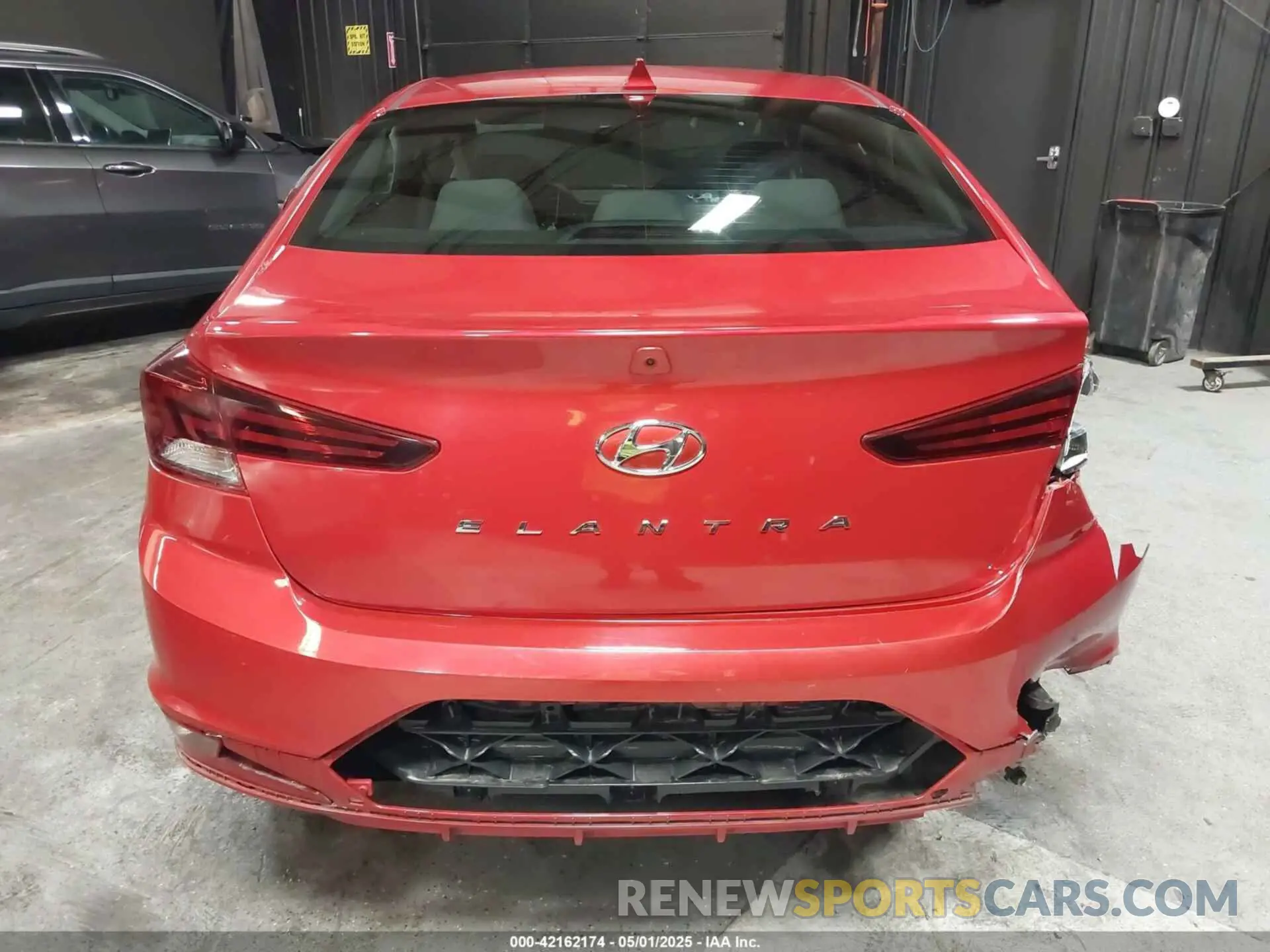 17 Photograph of a damaged car 5NPD84LF8LH621785 HYUNDAI ELANTRA 2020