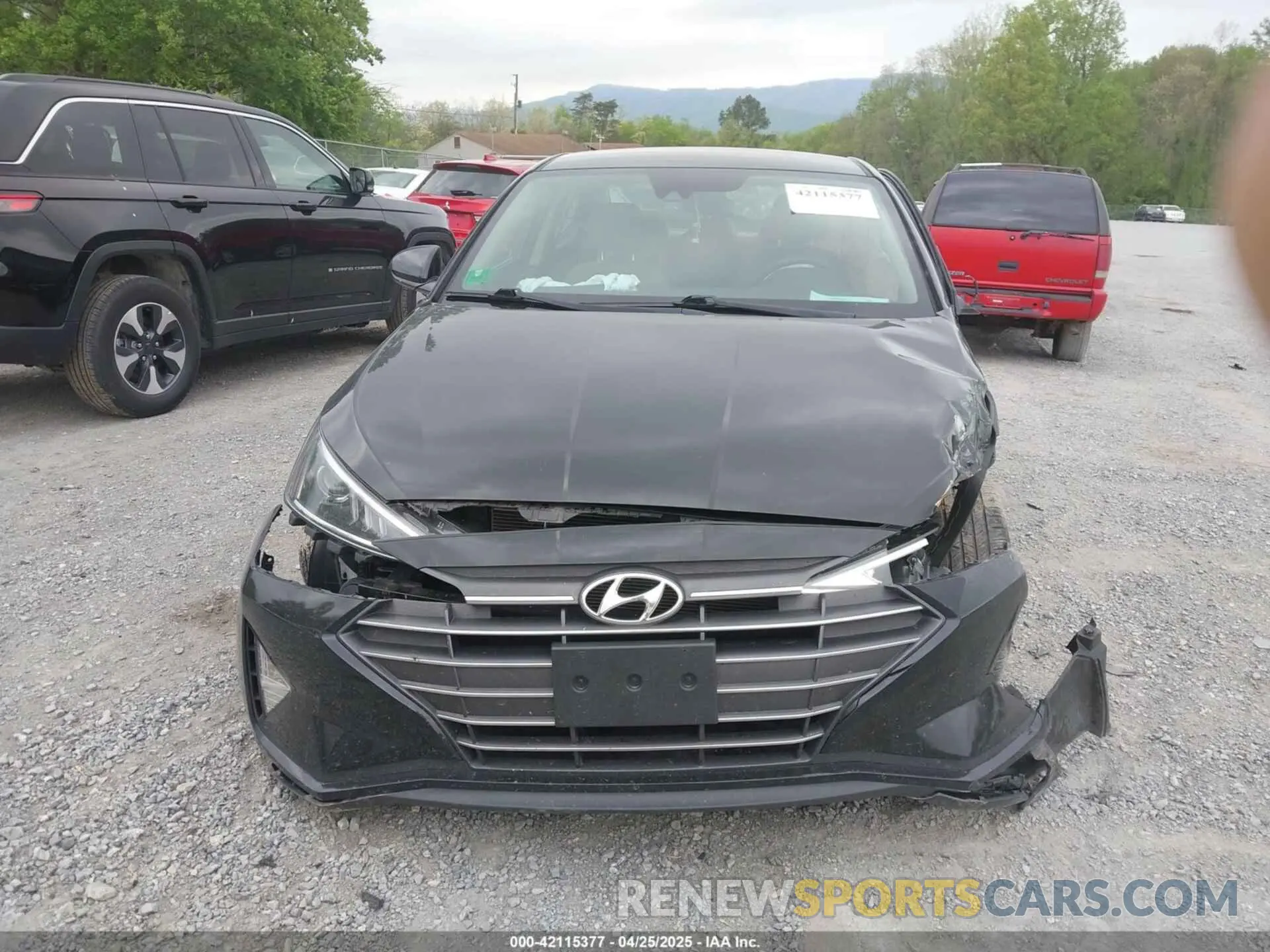 13 Photograph of a damaged car 5NPD84LF9LH519332 HYUNDAI ELANTRA 2020