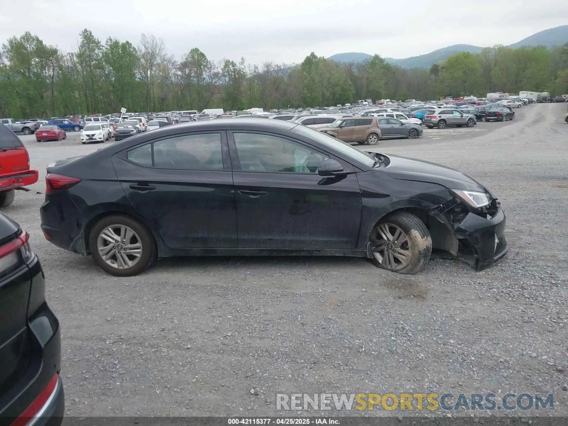 14 Photograph of a damaged car 5NPD84LF9LH519332 HYUNDAI ELANTRA 2020