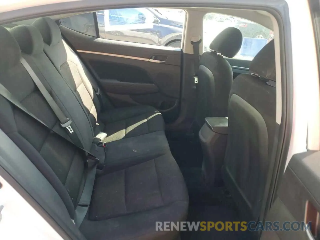 10 Photograph of a damaged car 5NPD84LF9LH567817 HYUNDAI ELANTRA 2020