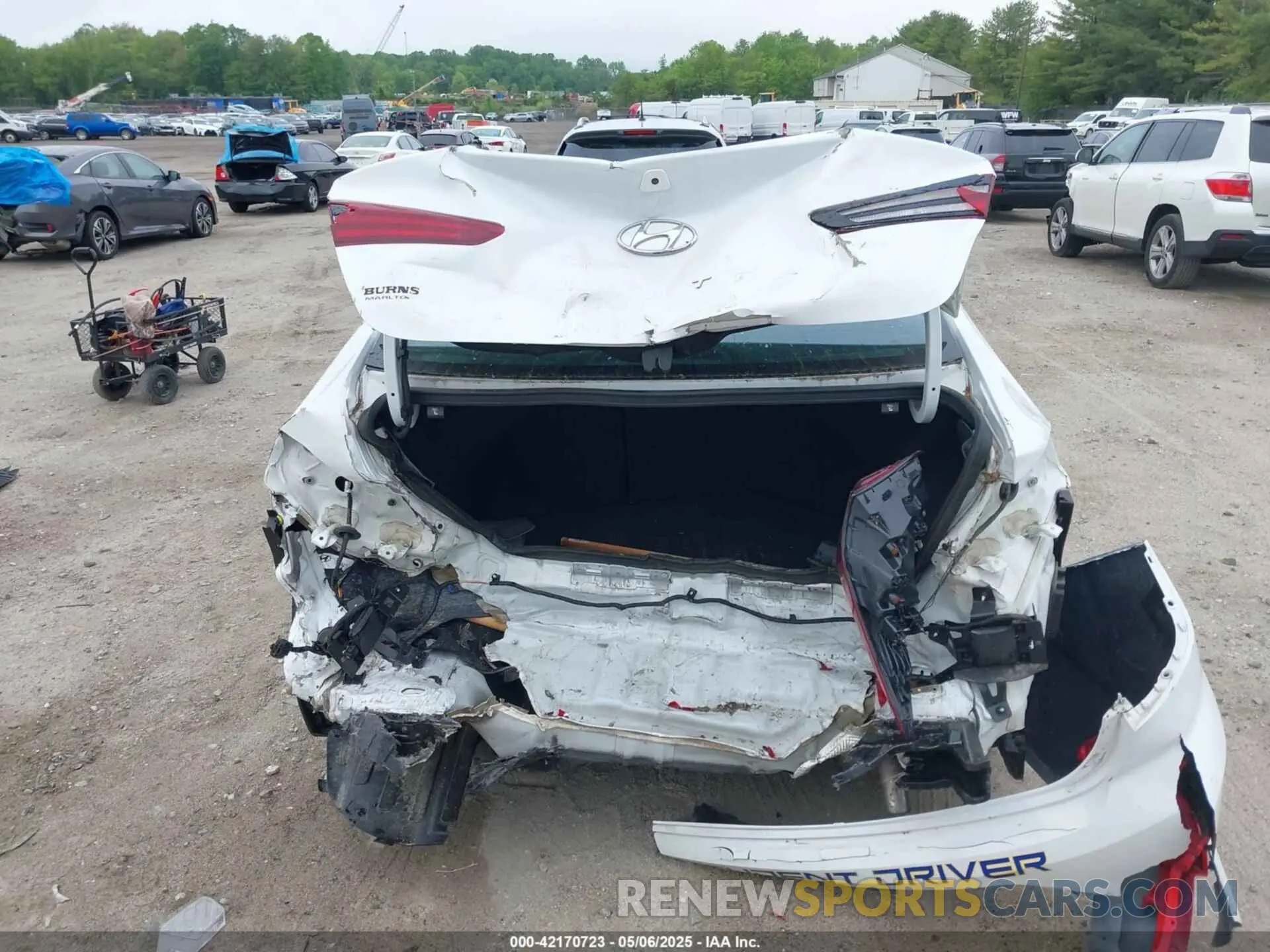 16 Photograph of a damaged car 5NPD84LF9LH599246 HYUNDAI ELANTRA 2020