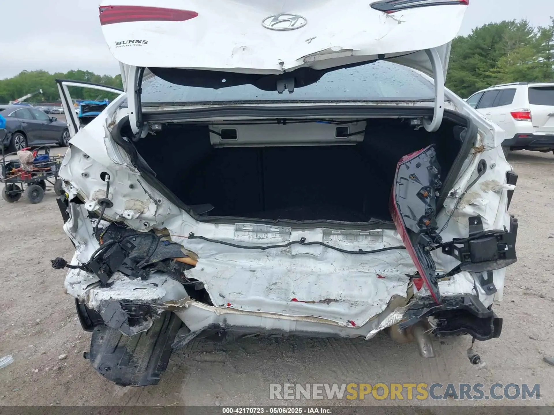 6 Photograph of a damaged car 5NPD84LF9LH599246 HYUNDAI ELANTRA 2020