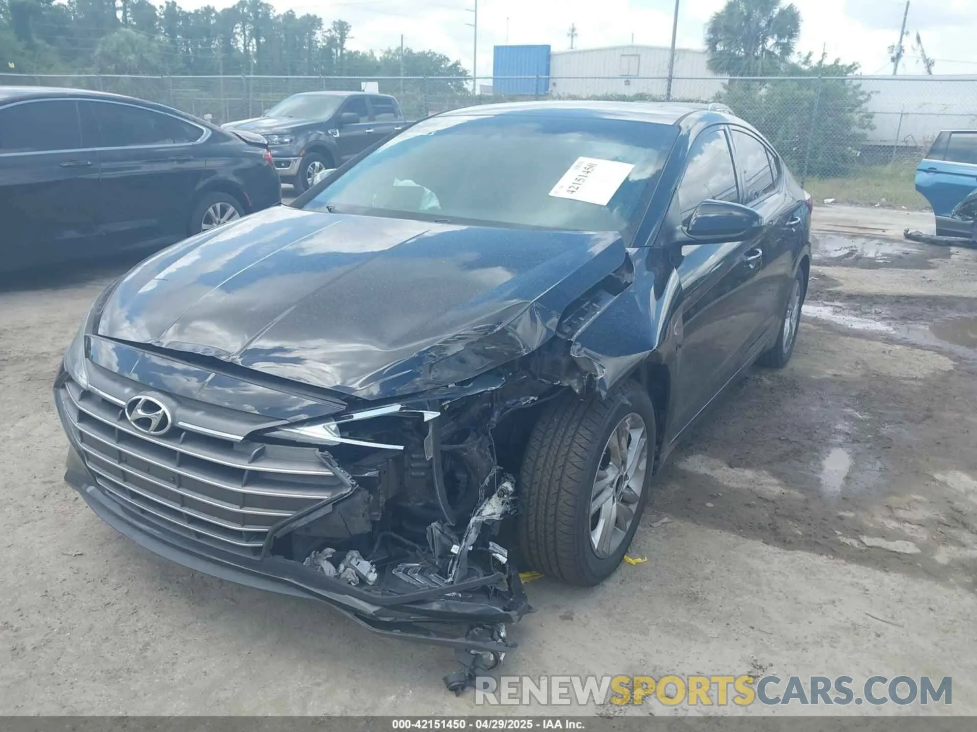 2 Photograph of a damaged car 5NPD84LFXLH528511 HYUNDAI ELANTRA 2020