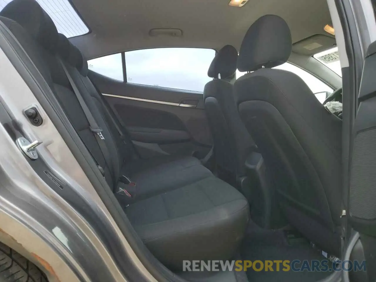 10 Photograph of a damaged car 5NPD84LFXLH530310 HYUNDAI ELANTRA 2020