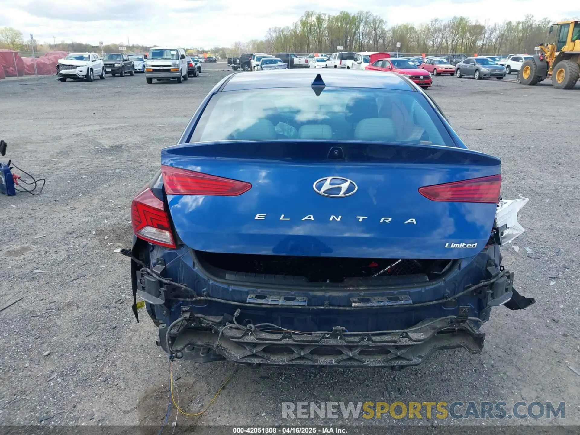 17 Photograph of a damaged car 5NPD84LFXLH537113 HYUNDAI ELANTRA 2020
