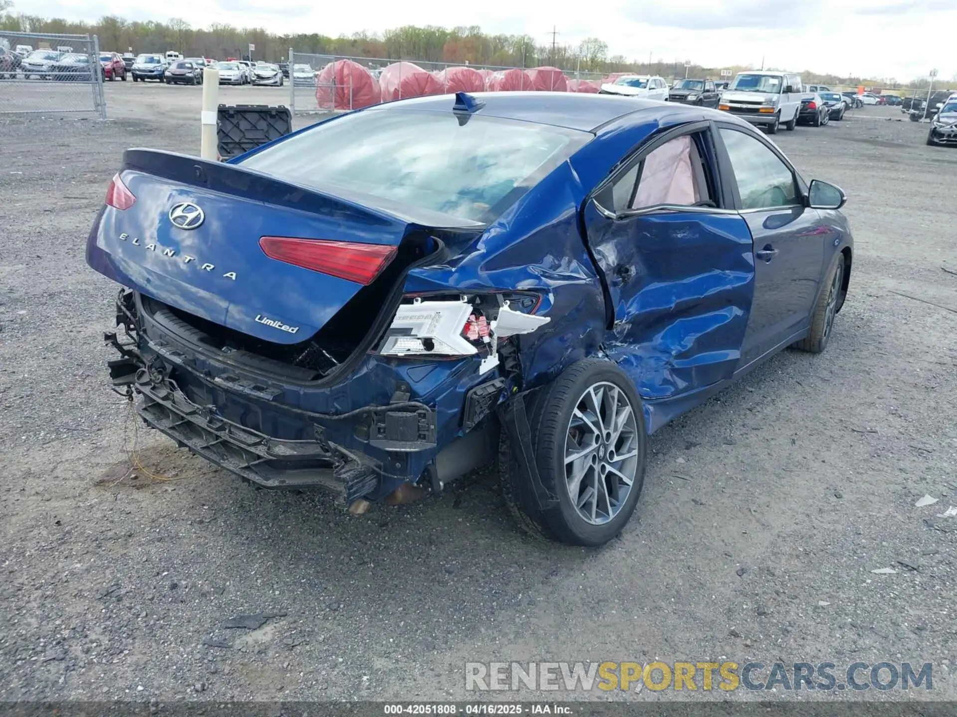 4 Photograph of a damaged car 5NPD84LFXLH537113 HYUNDAI ELANTRA 2020