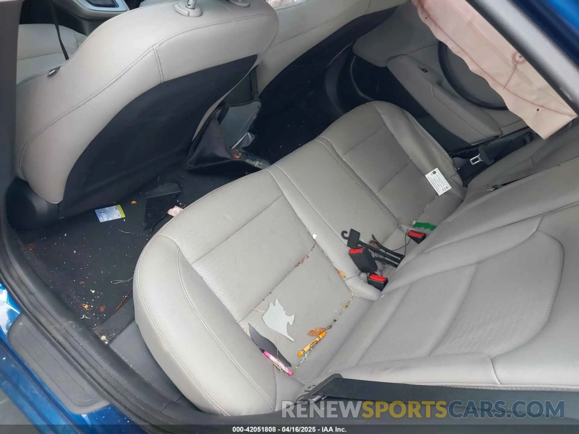 8 Photograph of a damaged car 5NPD84LFXLH537113 HYUNDAI ELANTRA 2020