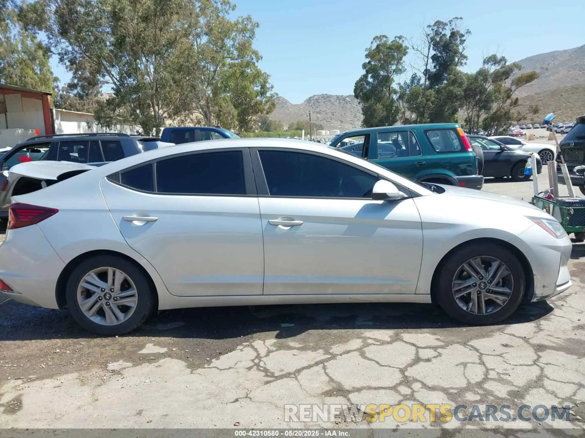 13 Photograph of a damaged car 5NPD84LFXLH538732 HYUNDAI ELANTRA 2020
