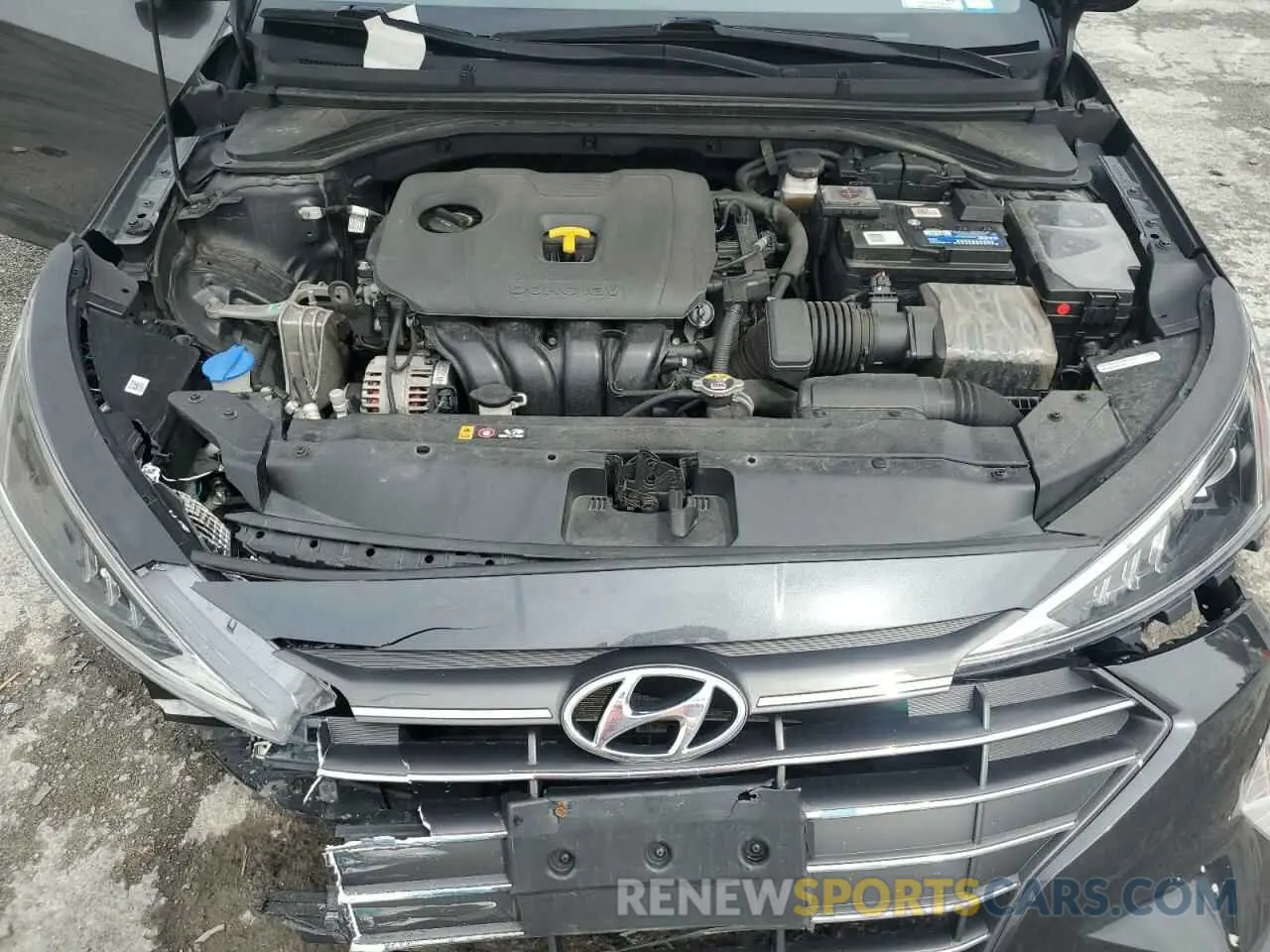 12 Photograph of a damaged car 5NPD84LFXLH555742 HYUNDAI ELANTRA 2020