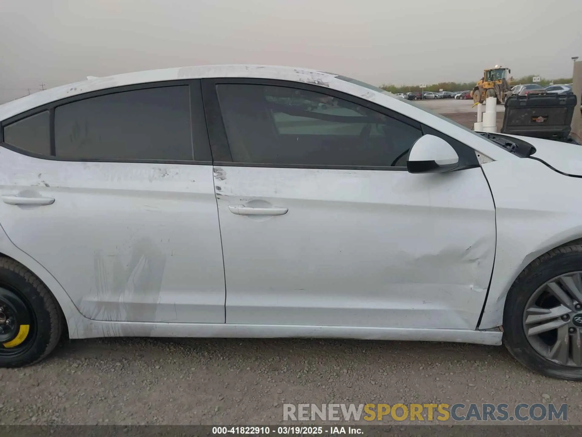 13 Photograph of a damaged car 5NPD84LFXLH557474 HYUNDAI ELANTRA 2020