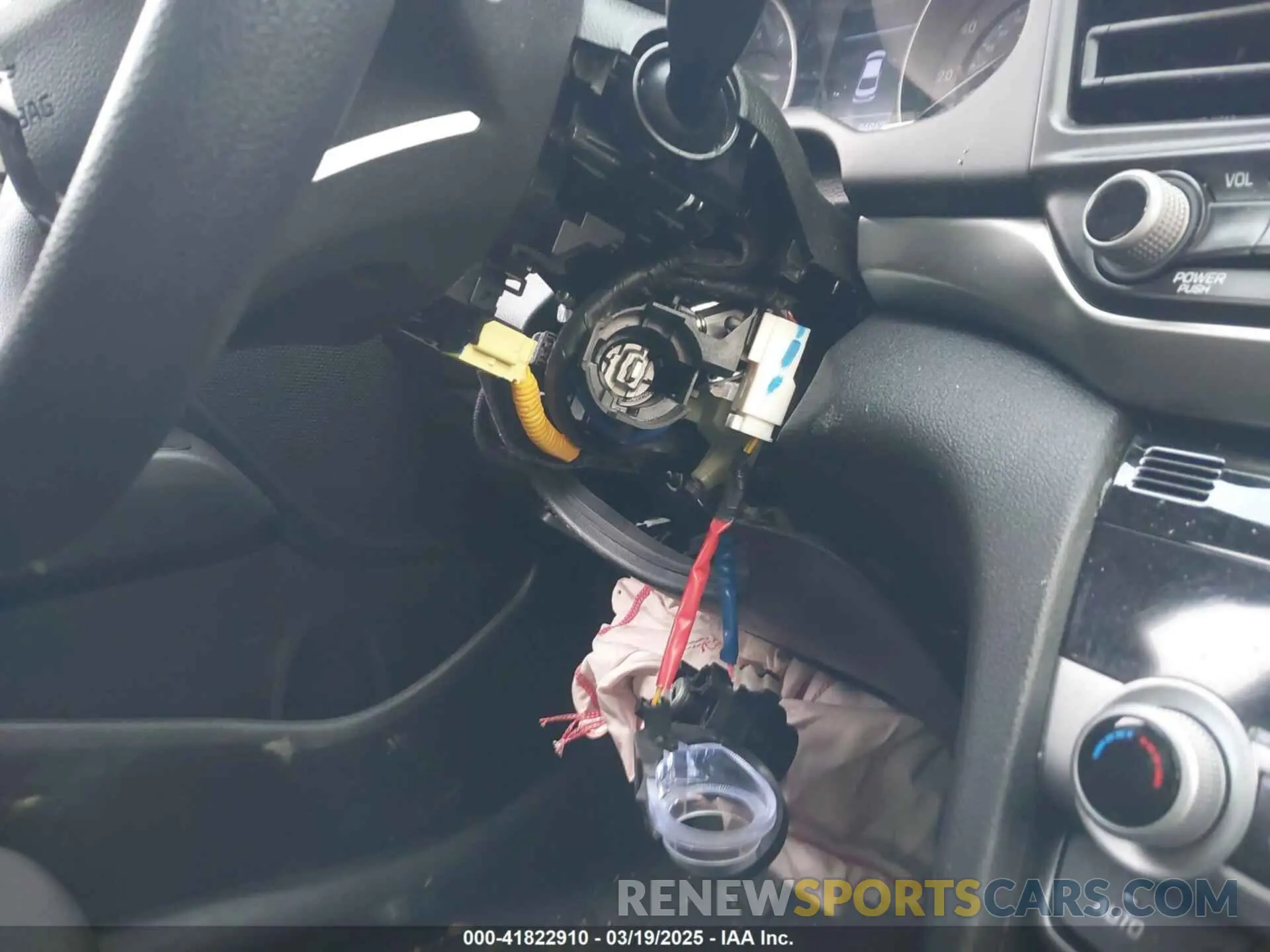 17 Photograph of a damaged car 5NPD84LFXLH557474 HYUNDAI ELANTRA 2020