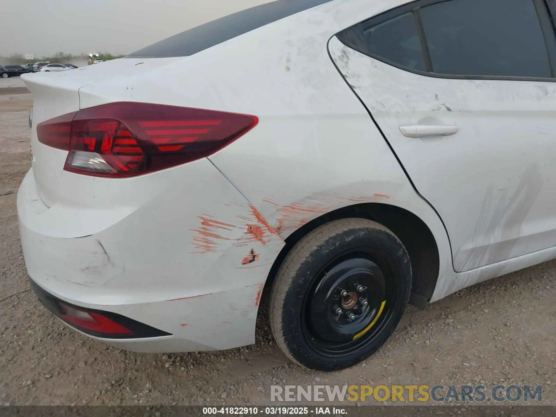 18 Photograph of a damaged car 5NPD84LFXLH557474 HYUNDAI ELANTRA 2020