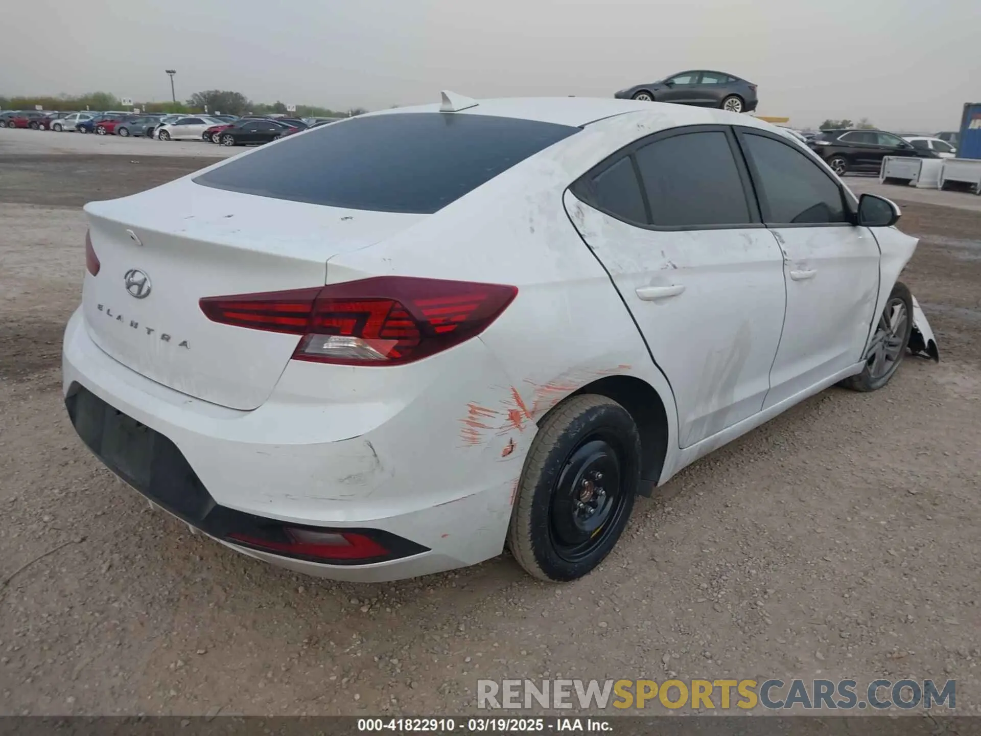 4 Photograph of a damaged car 5NPD84LFXLH557474 HYUNDAI ELANTRA 2020