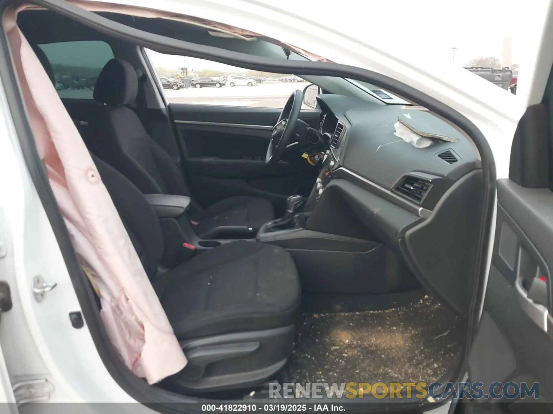 5 Photograph of a damaged car 5NPD84LFXLH557474 HYUNDAI ELANTRA 2020