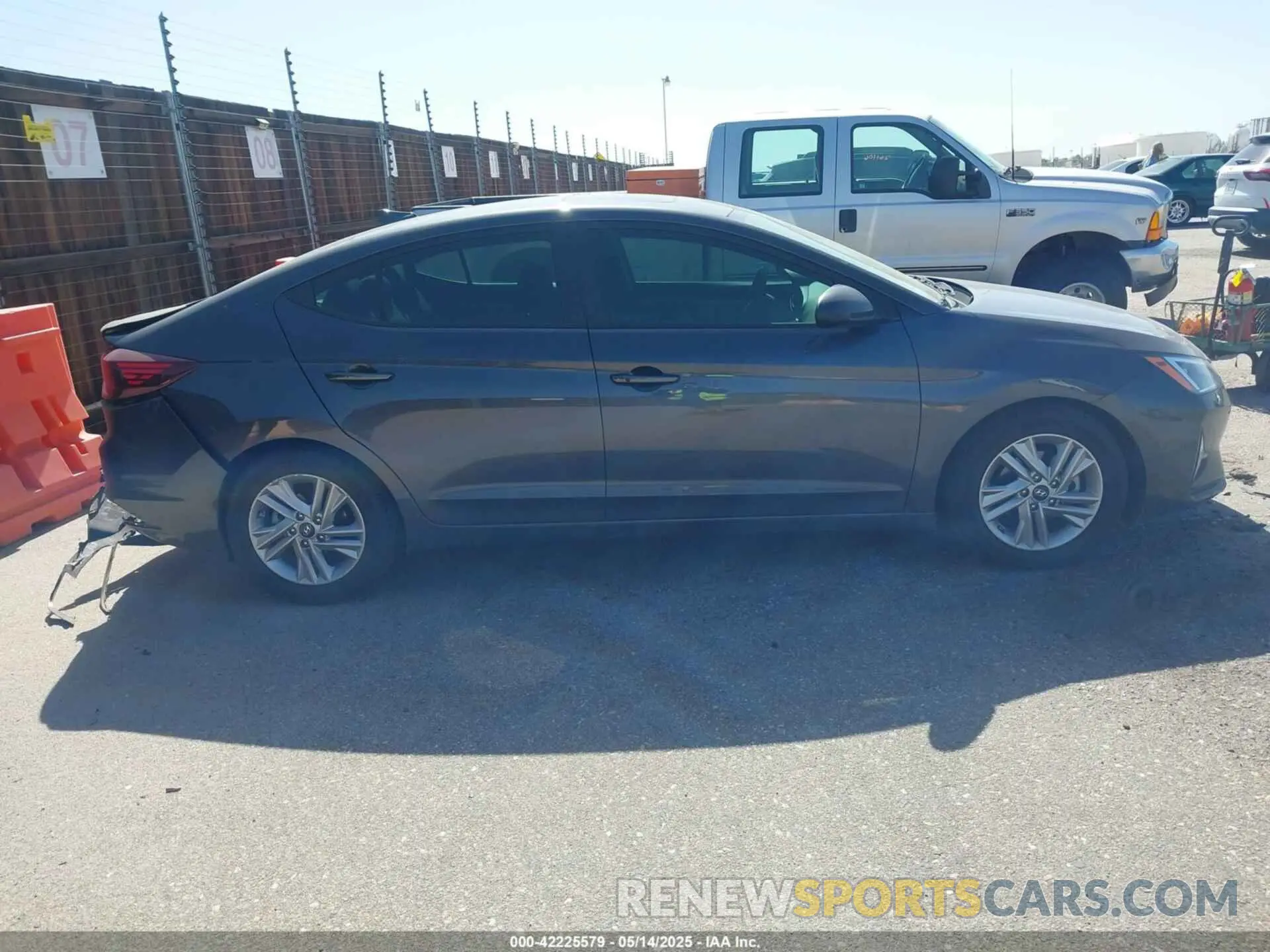 13 Photograph of a damaged car 5NPD84LFXLH561461 HYUNDAI ELANTRA 2020
