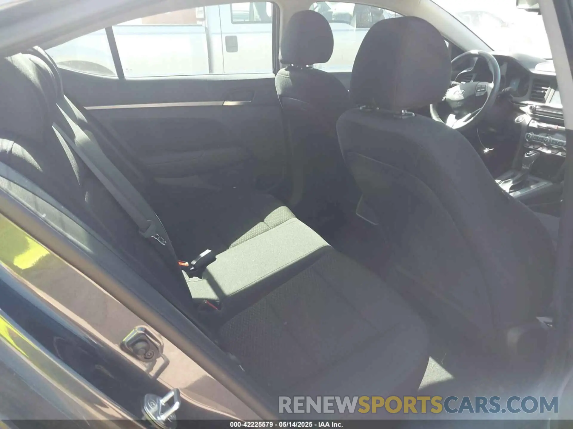 8 Photograph of a damaged car 5NPD84LFXLH561461 HYUNDAI ELANTRA 2020