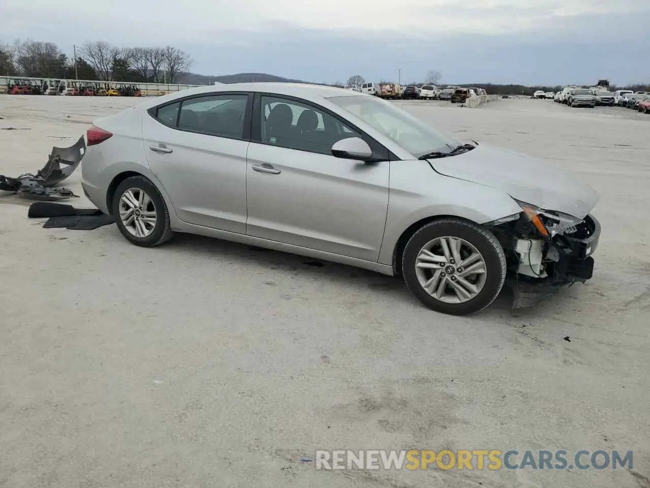 4 Photograph of a damaged car 5NPD84LFXLH576106 HYUNDAI ELANTRA 2020