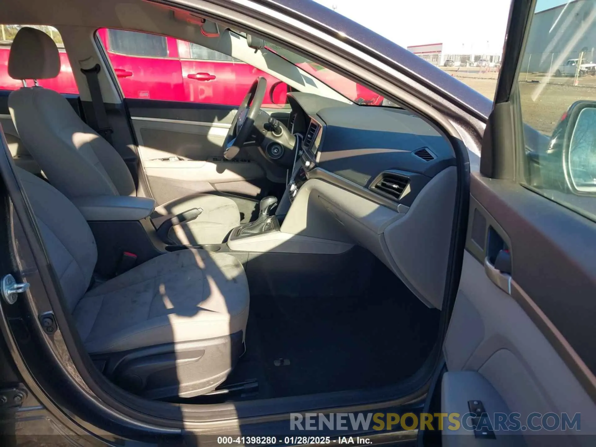 5 Фотография поврежденного автомобиля 5NPD84LFXLH582424 HYUNDAI ELANTRA 2020