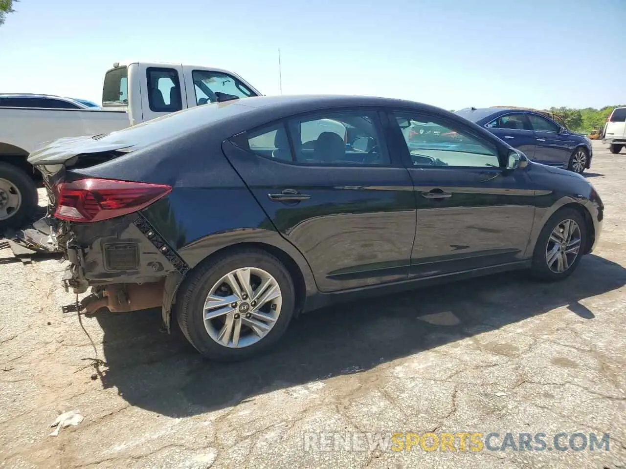 3 Photograph of a damaged car 5NPD84LFXLH585582 HYUNDAI ELANTRA 2020