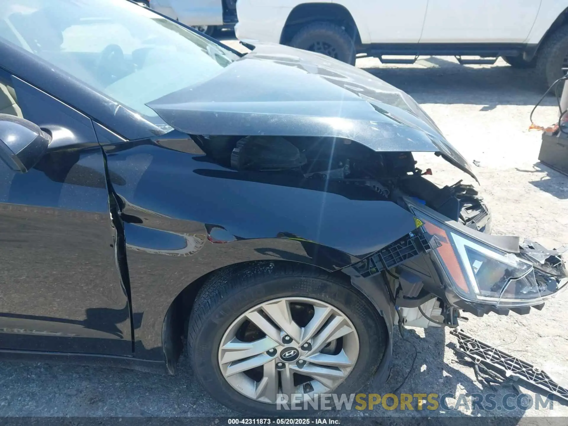 20 Photograph of a damaged car 5NPD84LFXLH603174 HYUNDAI ELANTRA 2020