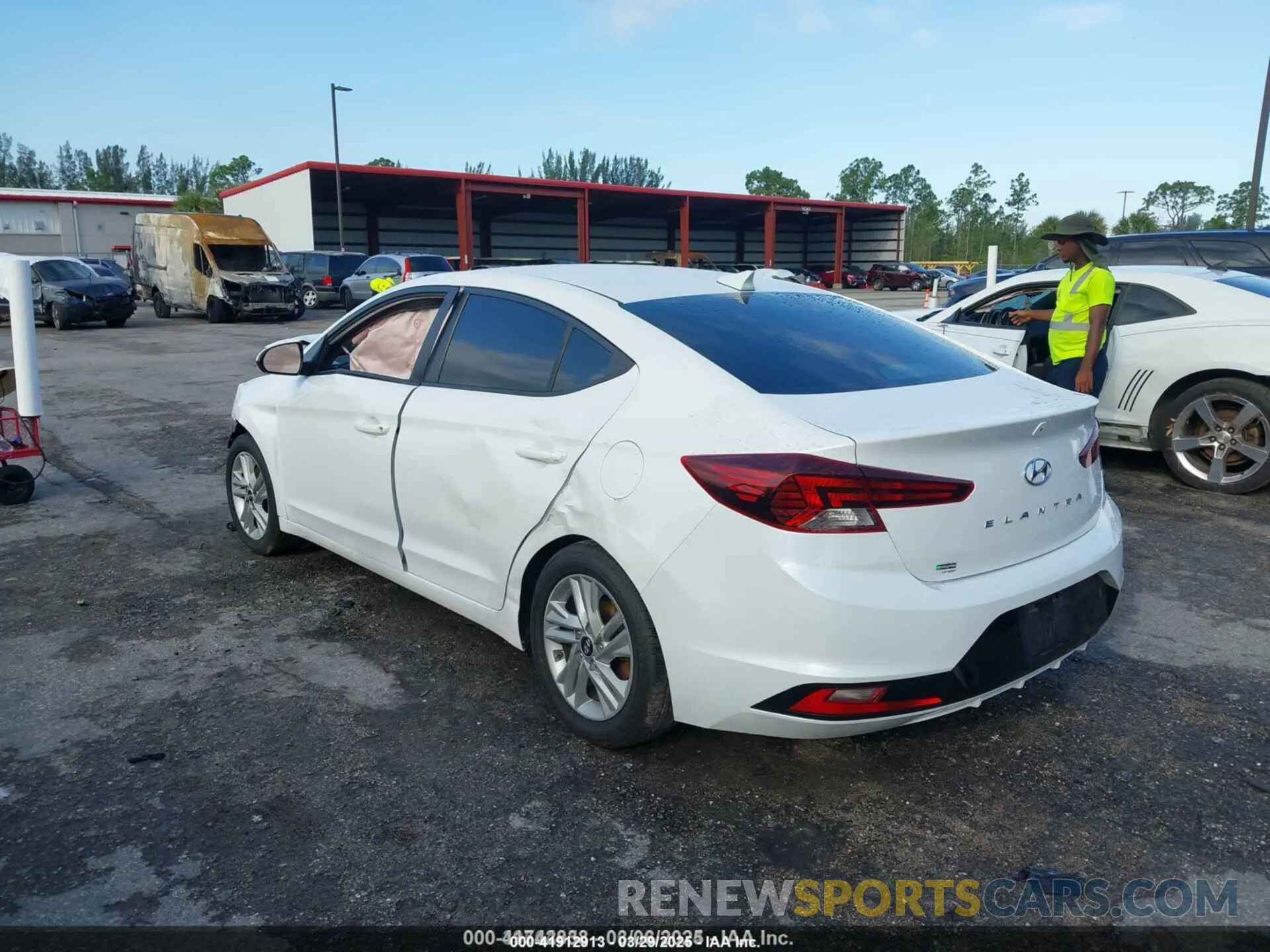 3 Photograph of a damaged car 5NPD84LFXLH627801 HYUNDAI ELANTRA 2020