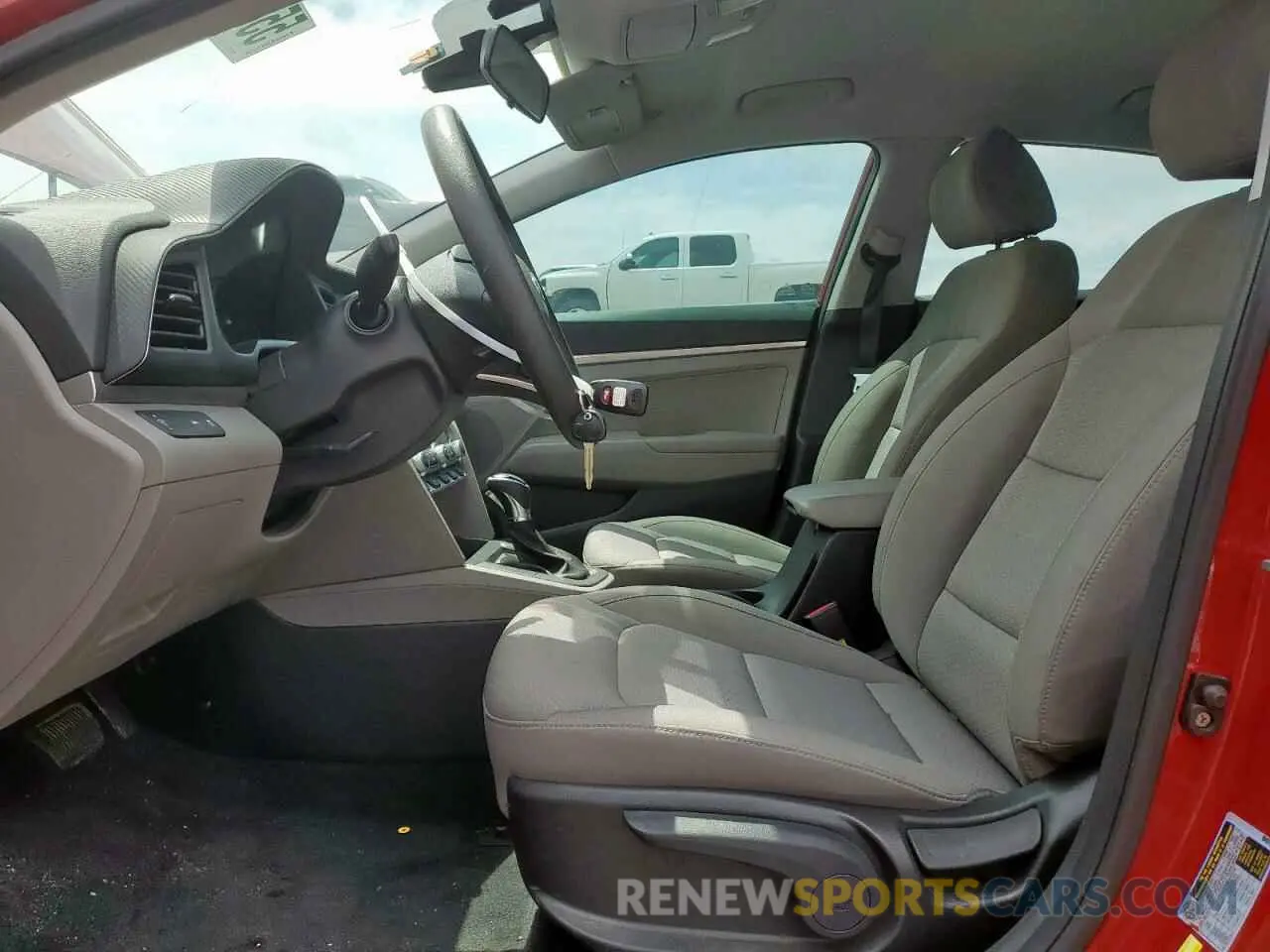 7 Фотография поврежденного автомобиля KMHD74LF0LU092000 HYUNDAI ELANTRA 2020