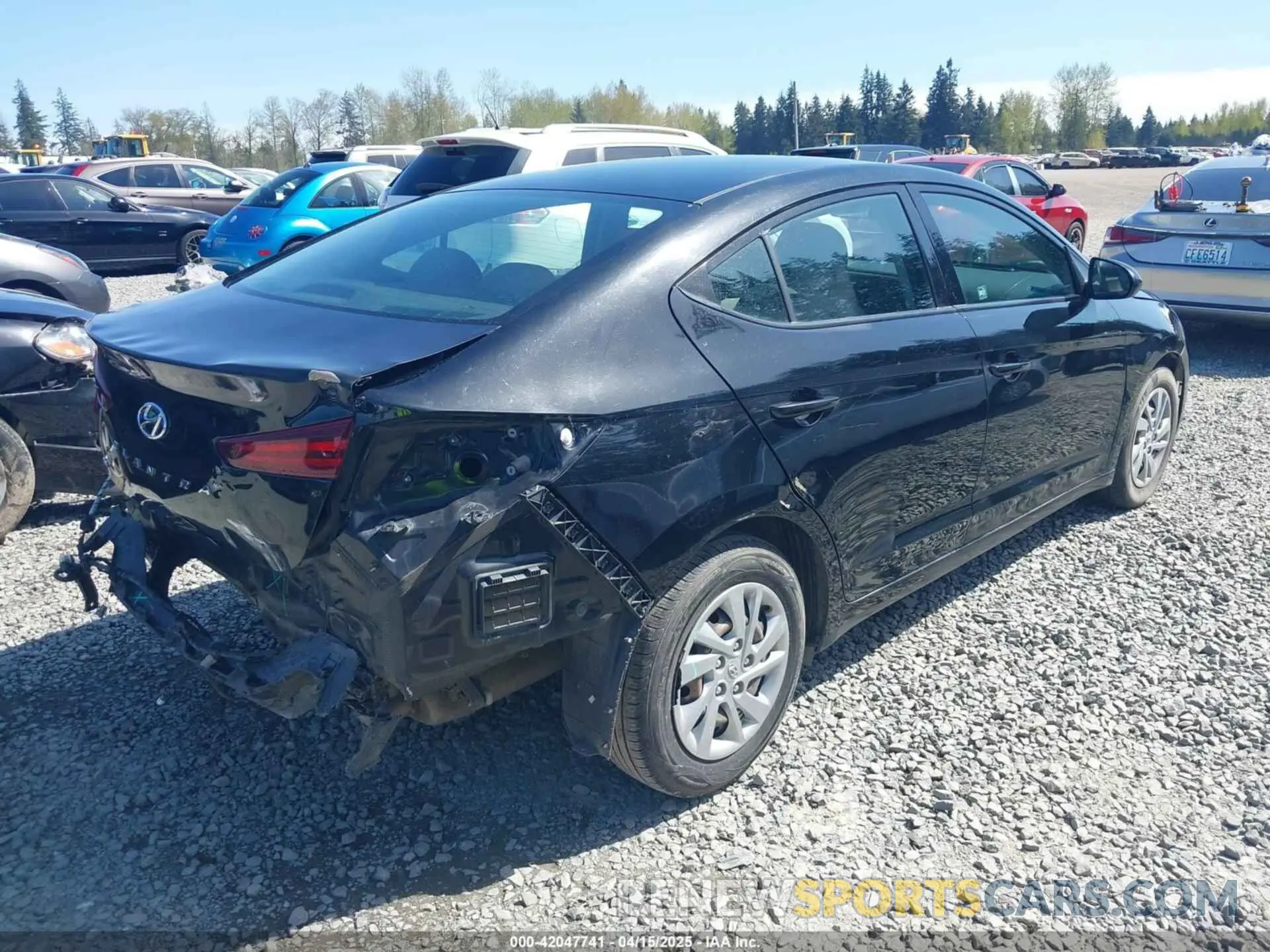 4 Photograph of a damaged car KMHD74LF3LU975671 HYUNDAI ELANTRA 2020