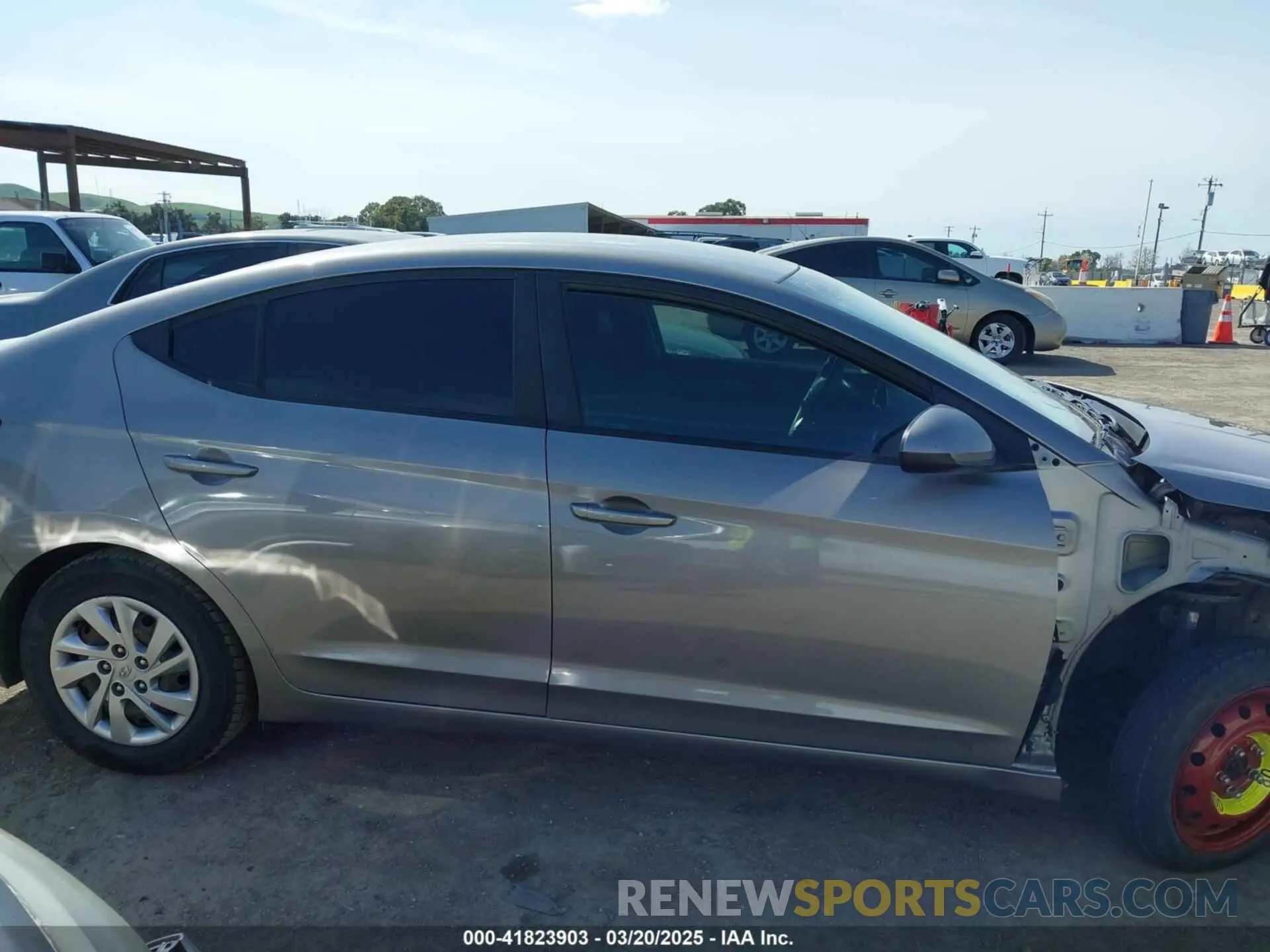 14 Фотография поврежденного автомобиля KMHD74LF4LU905869 HYUNDAI ELANTRA 2020