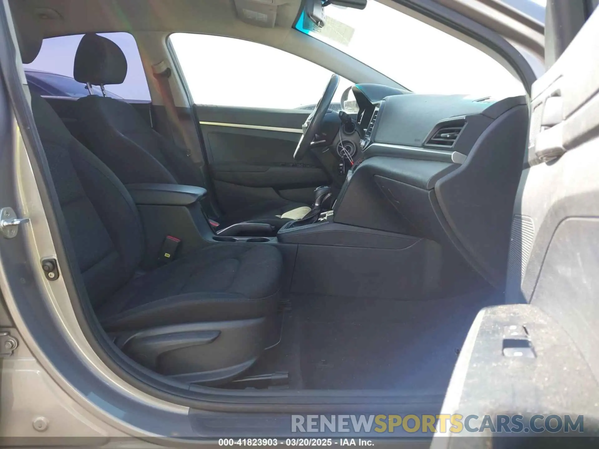5 Фотография поврежденного автомобиля KMHD74LF4LU905869 HYUNDAI ELANTRA 2020