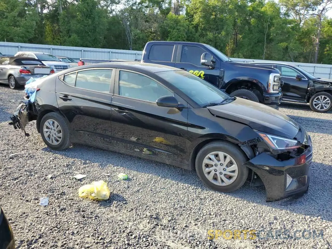 4 Photograph of a damaged car KMHD74LF6LU105669 HYUNDAI ELANTRA 2020