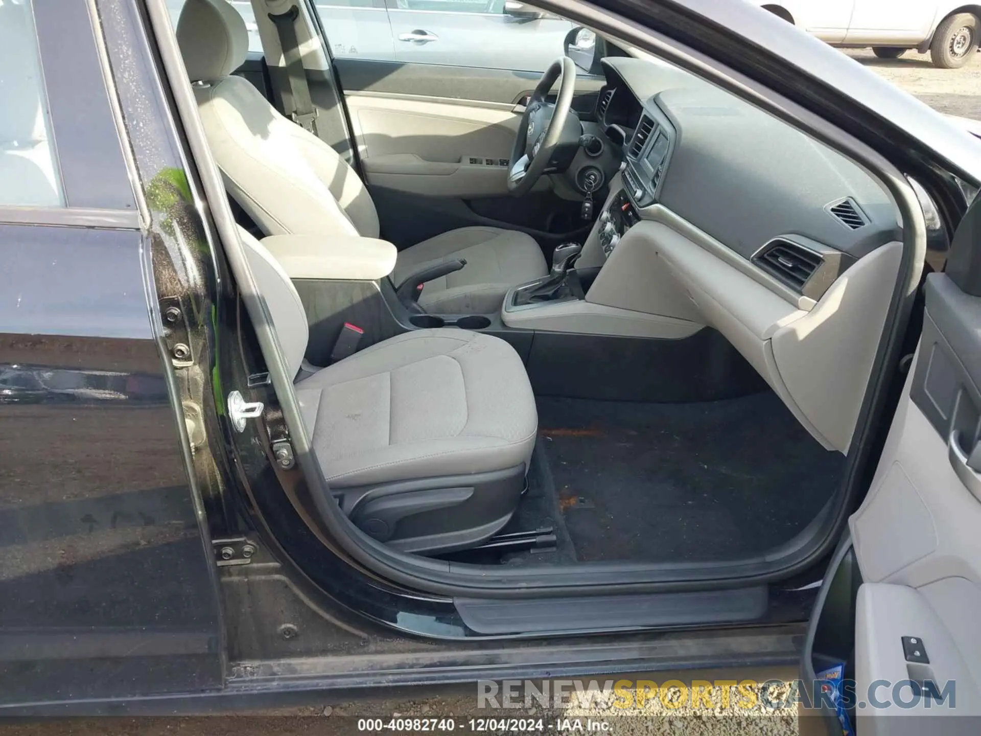 5 Фотография поврежденного автомобиля KMHD74LF6LU997924 HYUNDAI ELANTRA 2020
