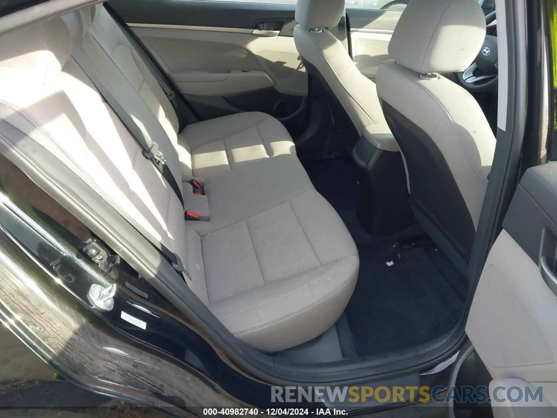 8 Фотография поврежденного автомобиля KMHD74LF6LU997924 HYUNDAI ELANTRA 2020