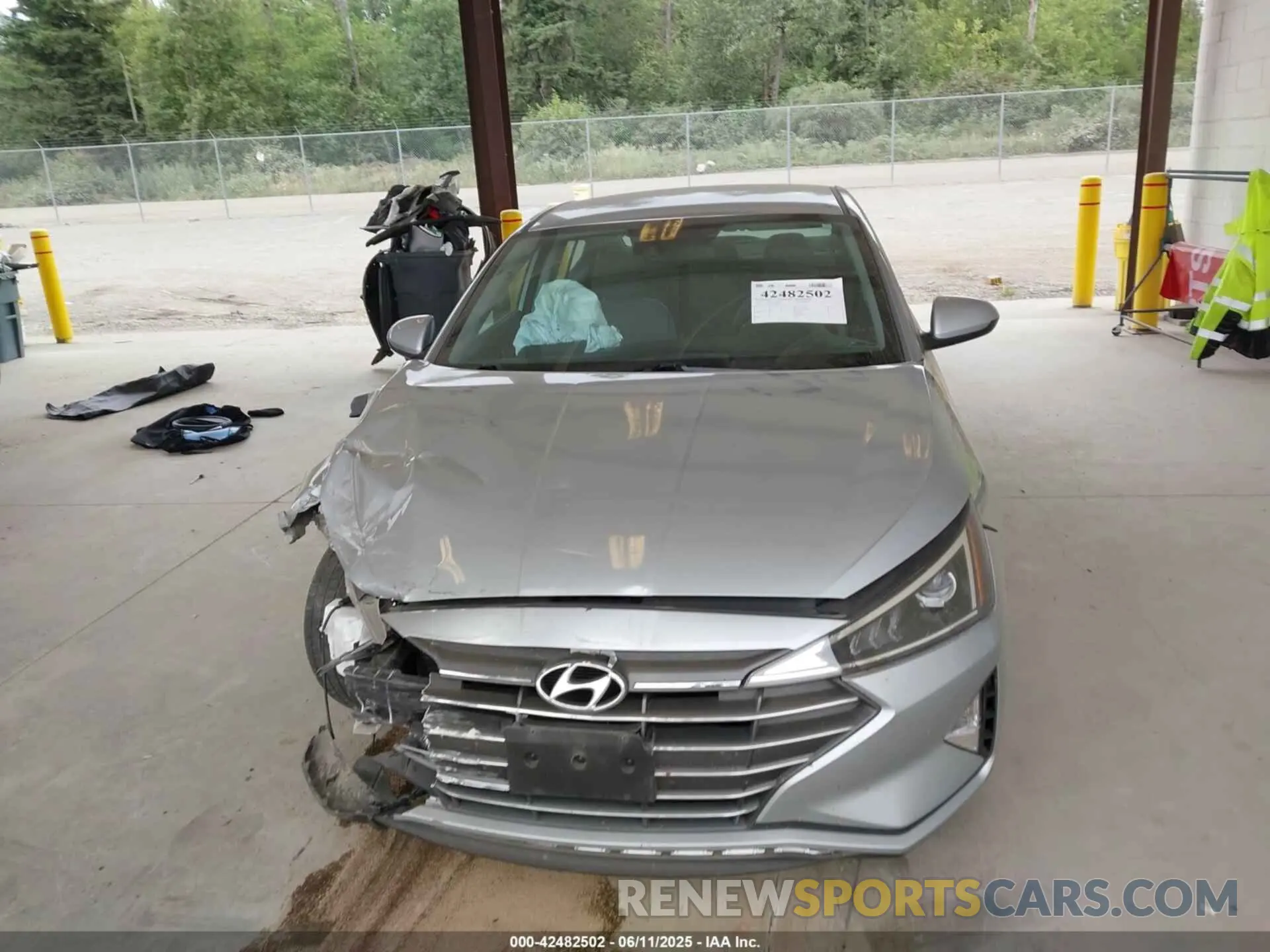 12 Photograph of a damaged car KMHD74LF7LU988357 HYUNDAI ELANTRA 2020