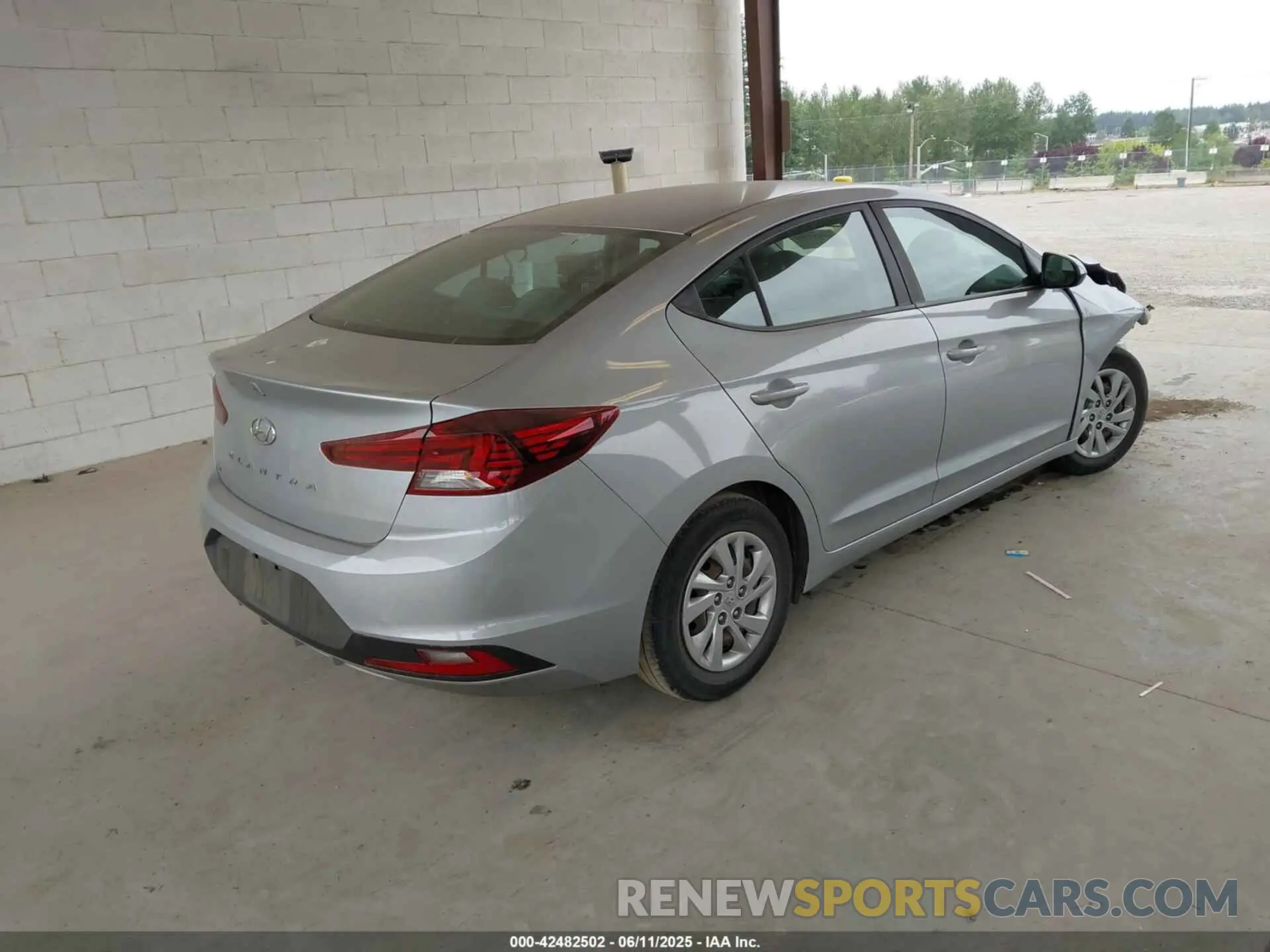 4 Photograph of a damaged car KMHD74LF7LU988357 HYUNDAI ELANTRA 2020