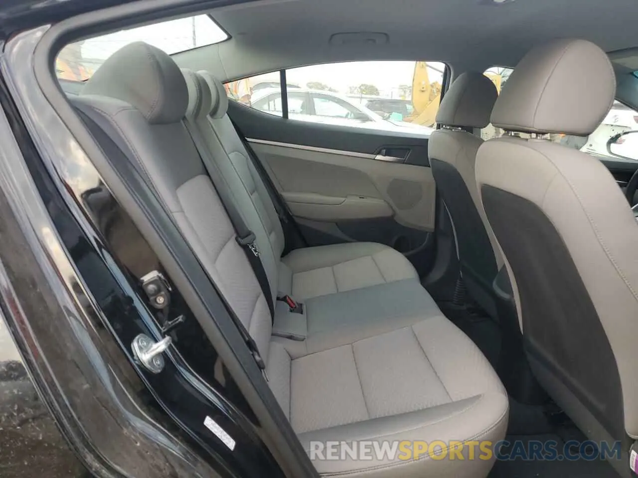 10 Фотография поврежденного автомобиля KMHD74LF8LU020722 HYUNDAI ELANTRA 2020