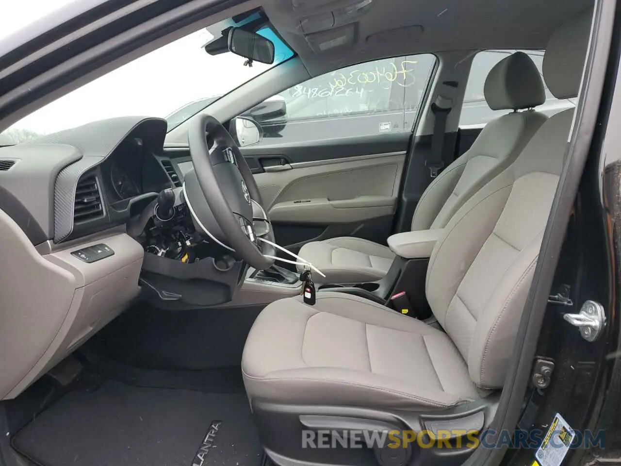 7 Фотография поврежденного автомобиля KMHD74LF8LU020722 HYUNDAI ELANTRA 2020