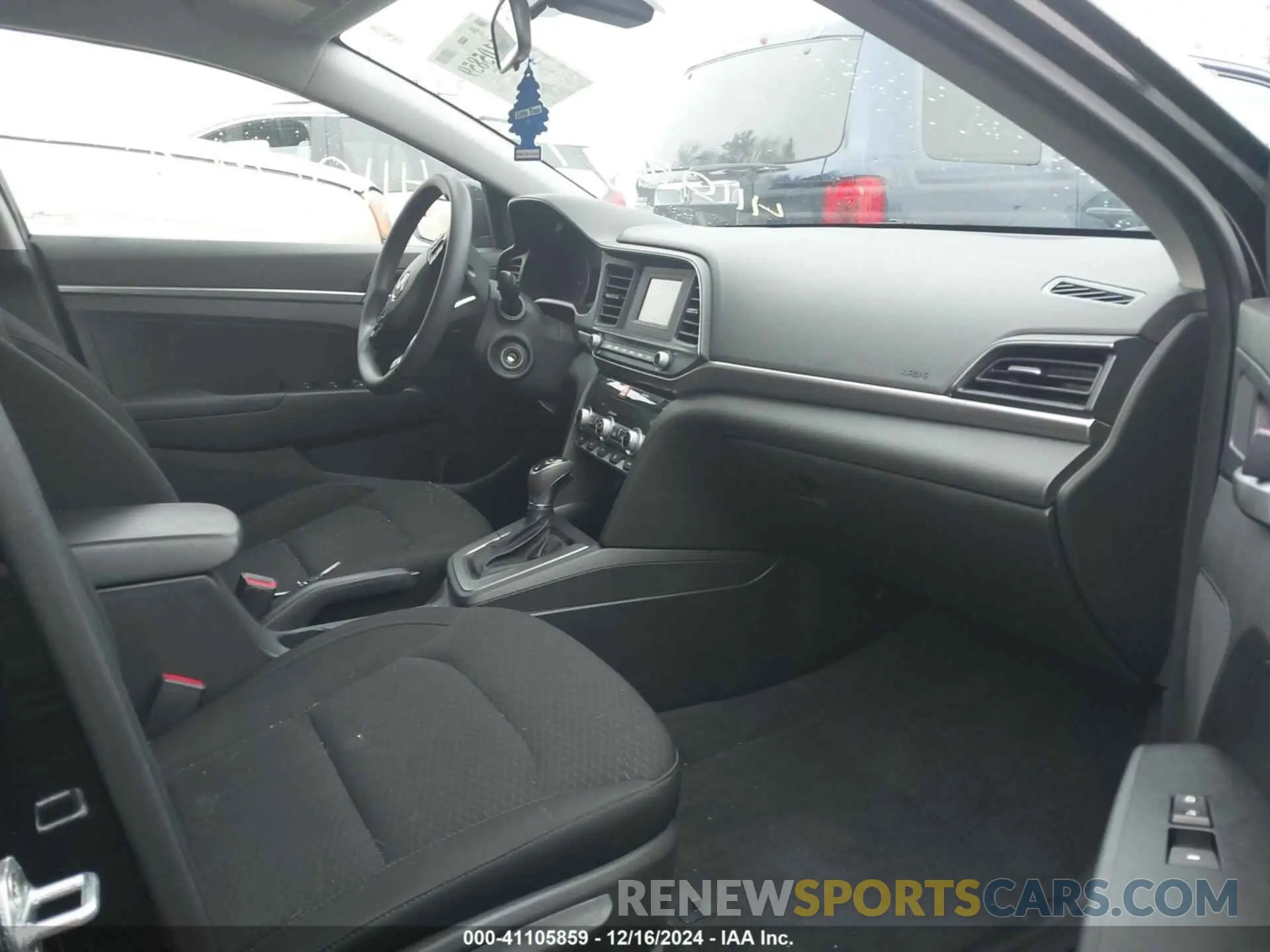 5 Photograph of a damaged car KMHD74LF8LU082900 HYUNDAI ELANTRA 2020