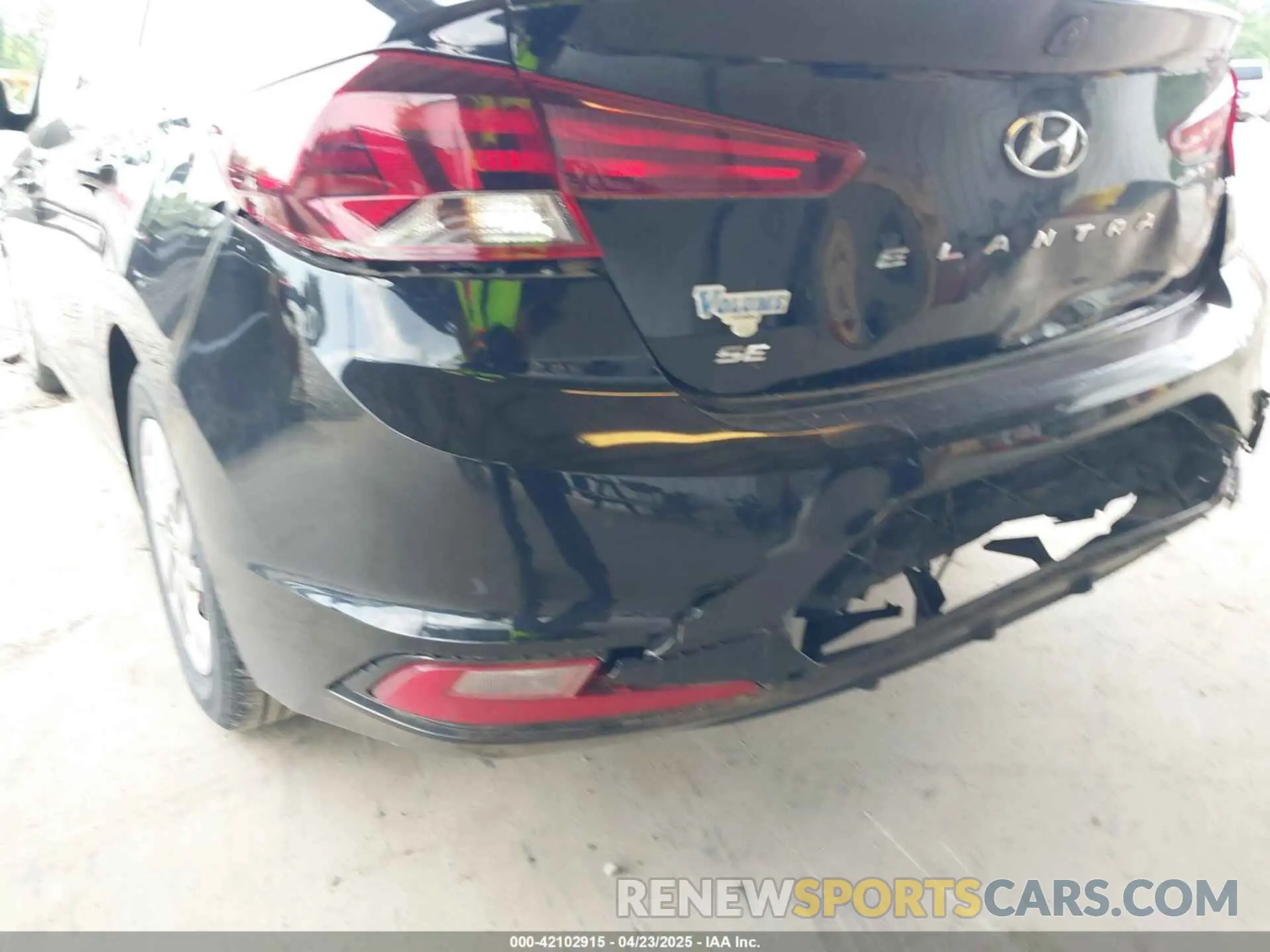 18 Photograph of a damaged car KMHD74LF8LU914672 HYUNDAI ELANTRA 2020