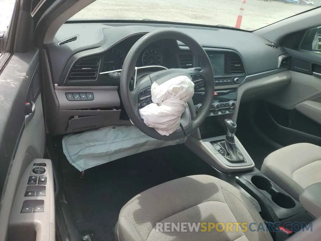 8 Фотография поврежденного автомобиля KMHD84LF0LU013227 HYUNDAI ELANTRA 2020