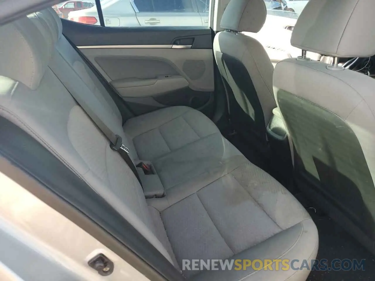 10 Фотография поврежденного автомобиля KMHD84LF1LU033485 HYUNDAI ELANTRA 2020