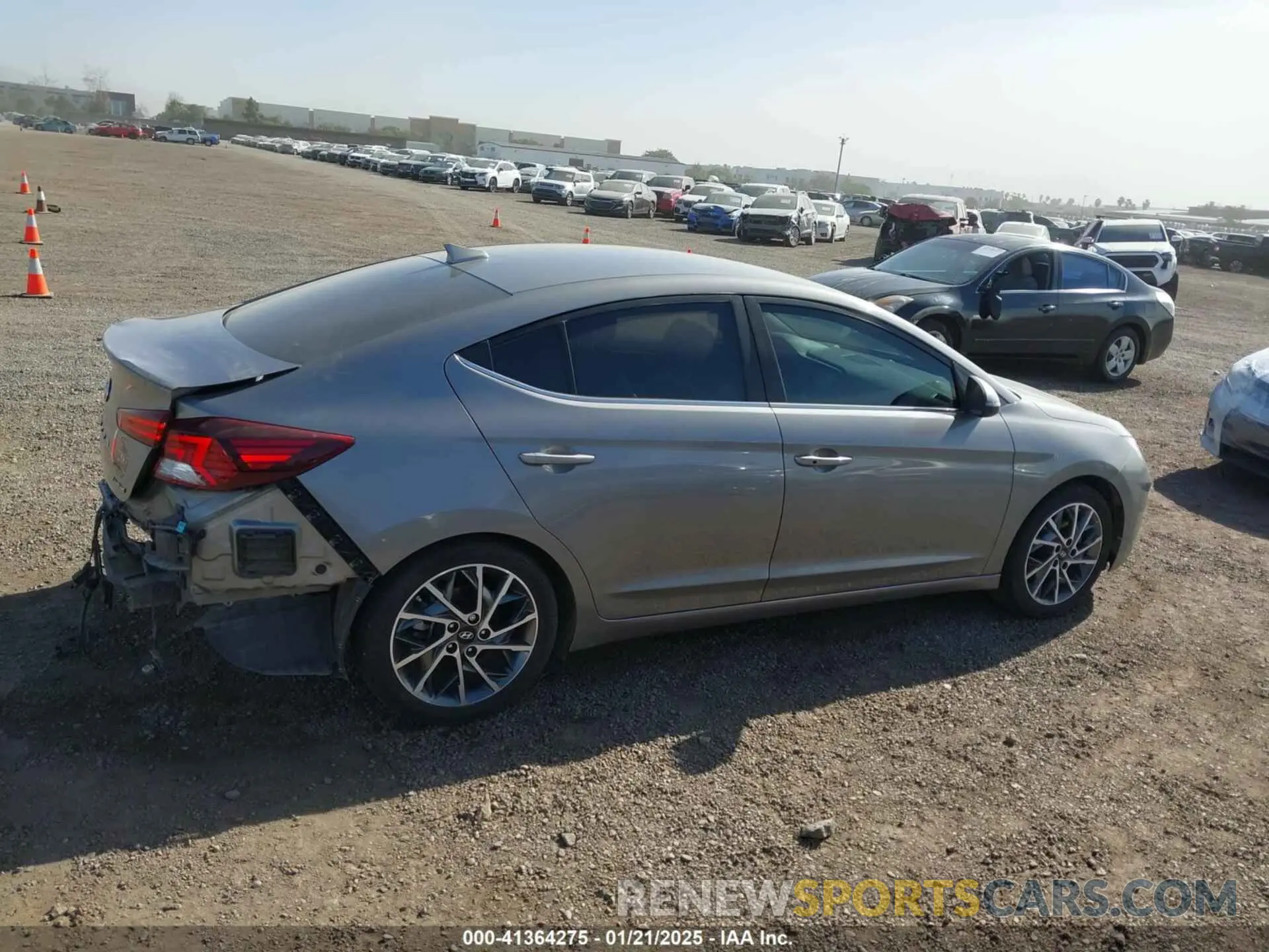 14 Фотография поврежденного автомобиля KMHD84LF2LU014671 HYUNDAI ELANTRA 2020