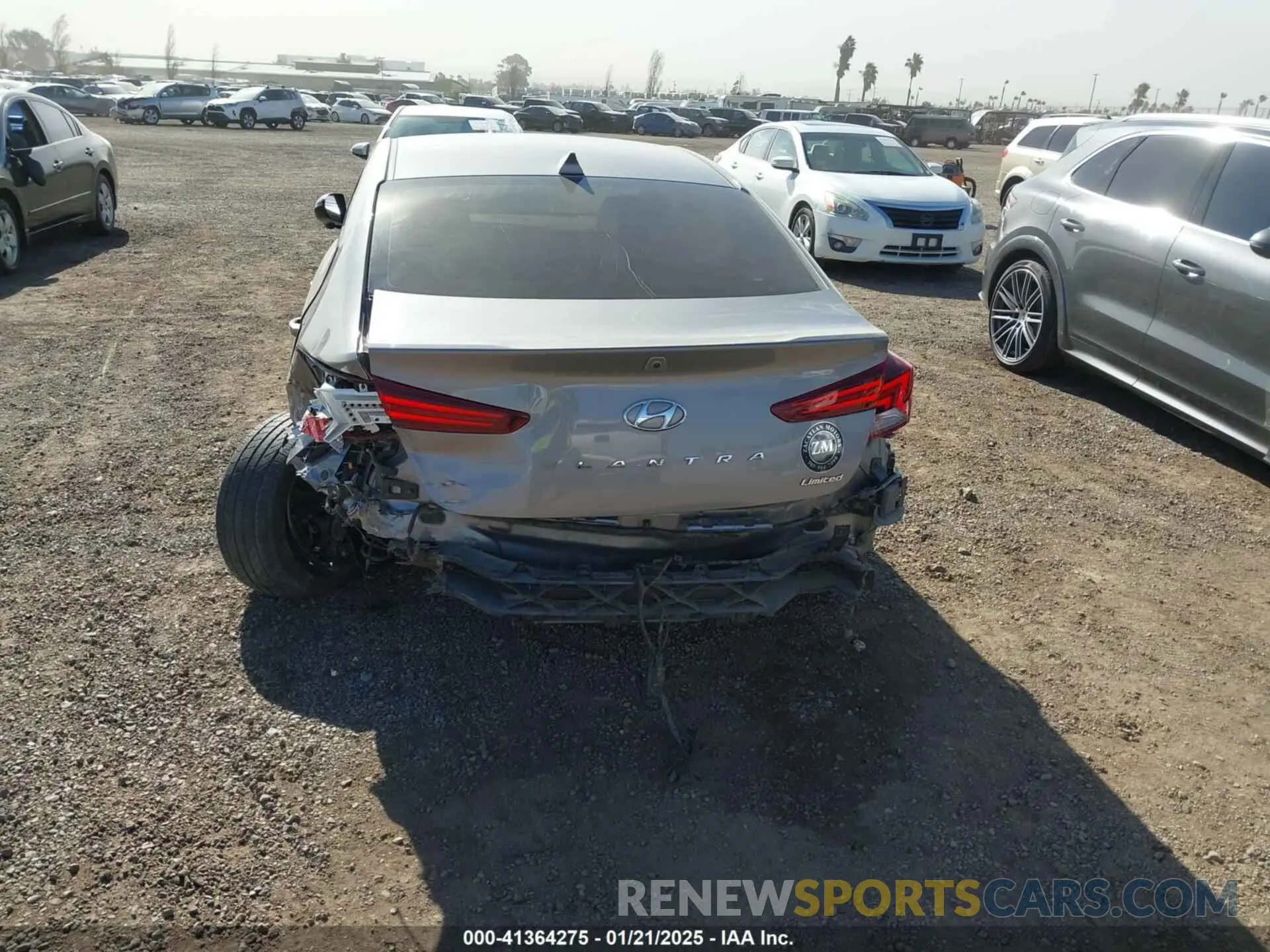 17 Фотография поврежденного автомобиля KMHD84LF2LU014671 HYUNDAI ELANTRA 2020