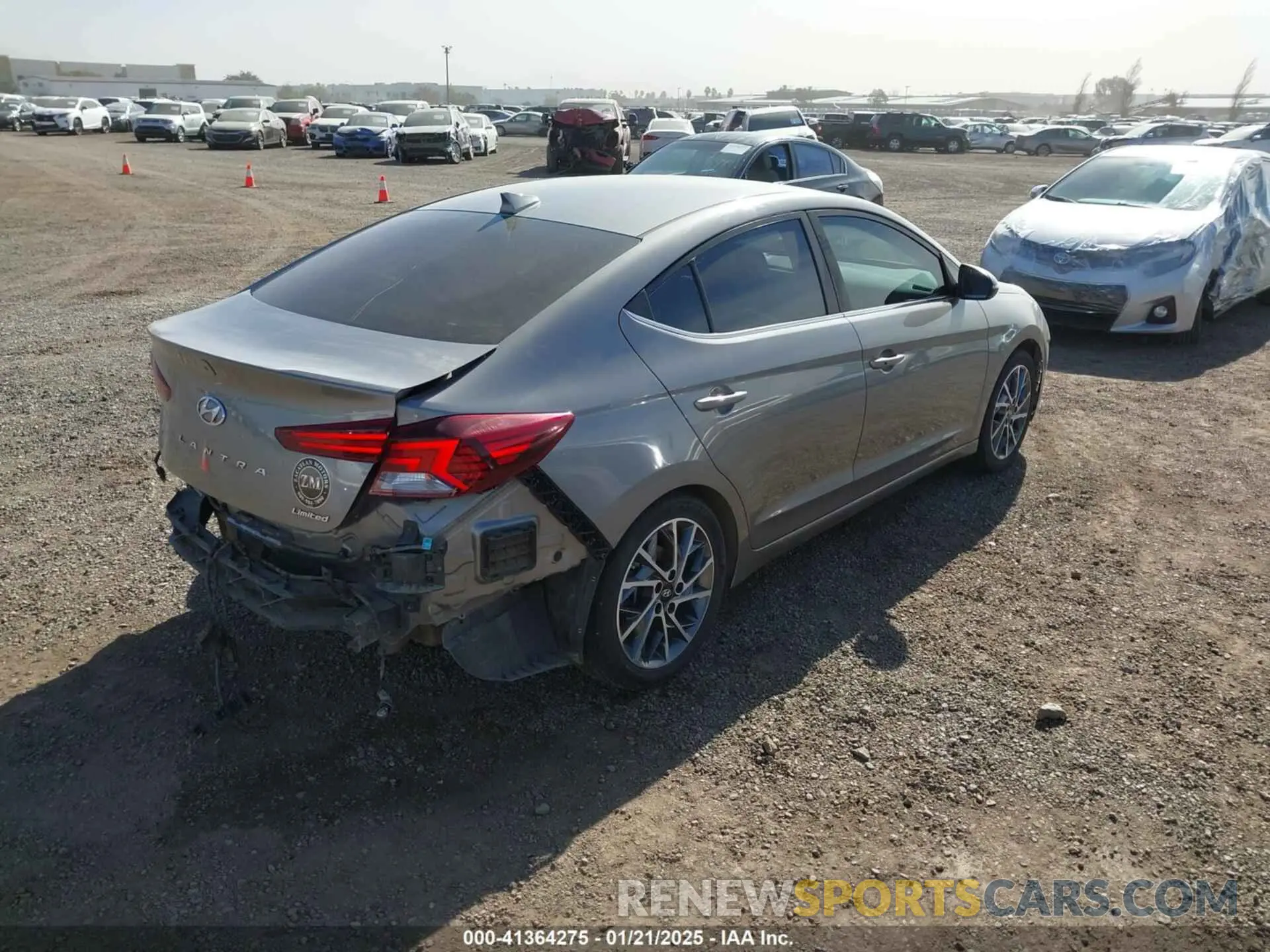 4 Фотография поврежденного автомобиля KMHD84LF2LU014671 HYUNDAI ELANTRA 2020