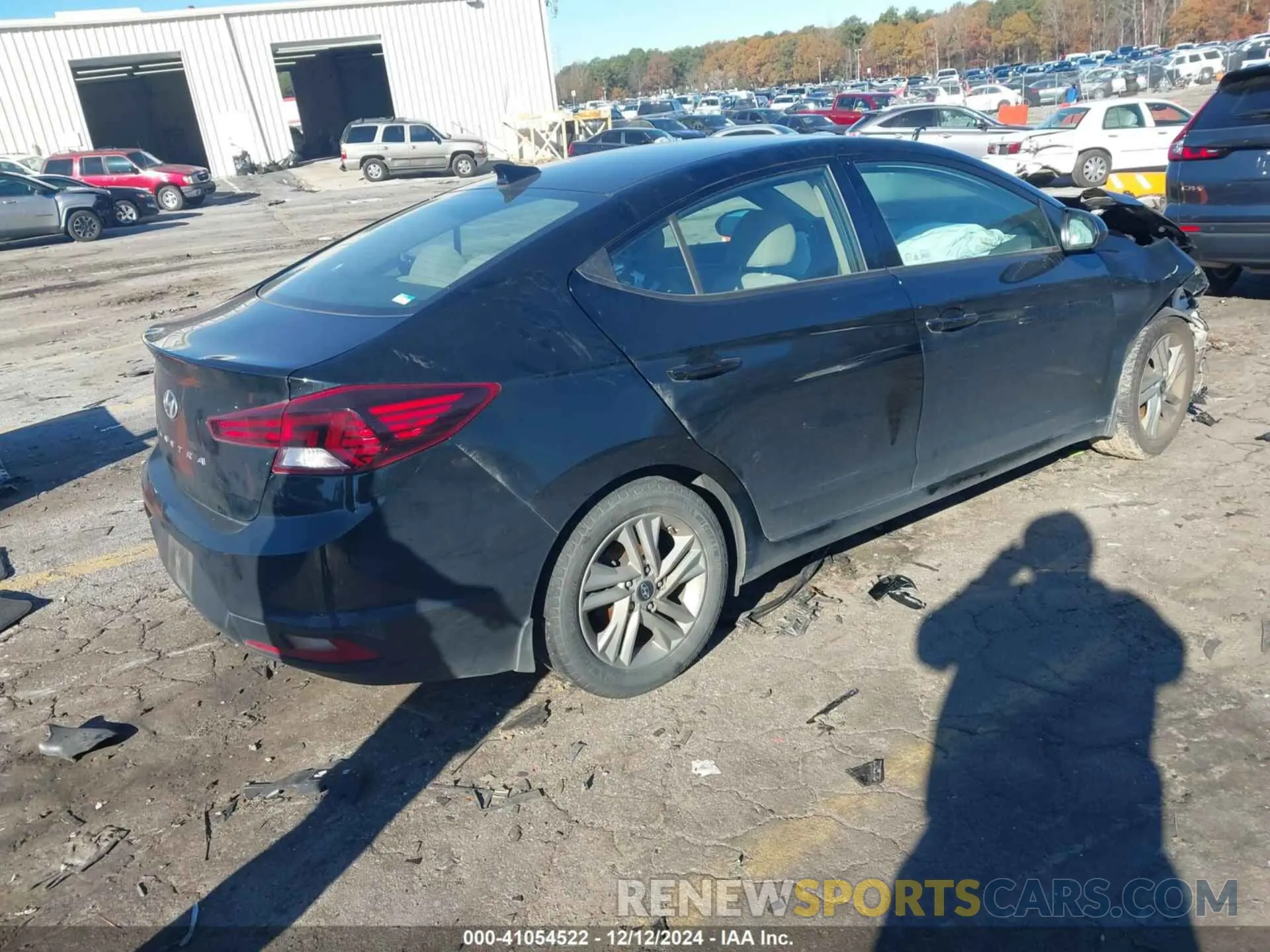 4 Photograph of a damaged car KMHD84LF2LU899938 HYUNDAI ELANTRA 2020