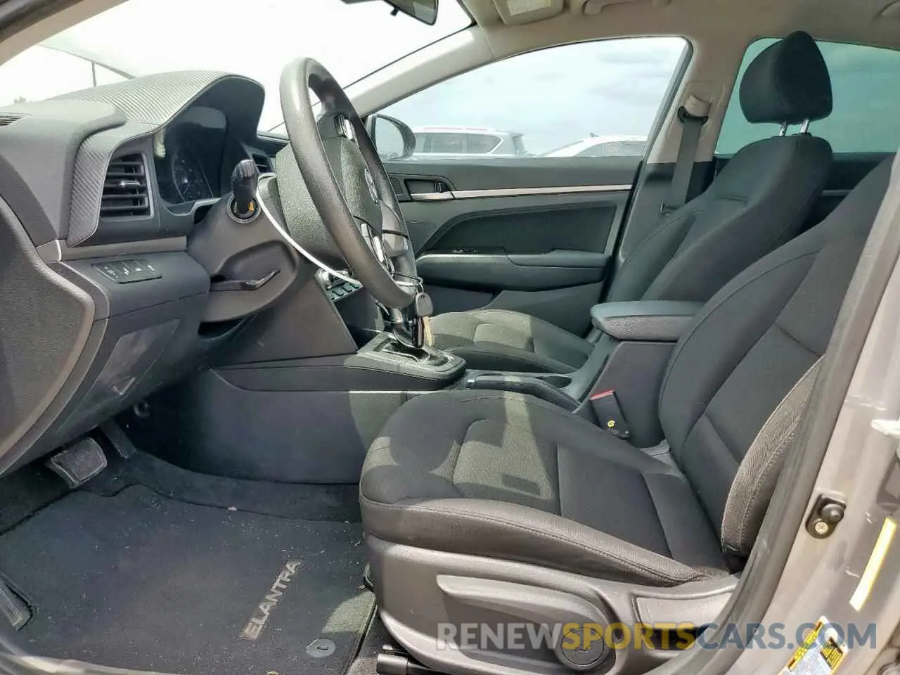 7 Фотография поврежденного автомобиля KMHD84LF2LU941556 HYUNDAI ELANTRA 2020