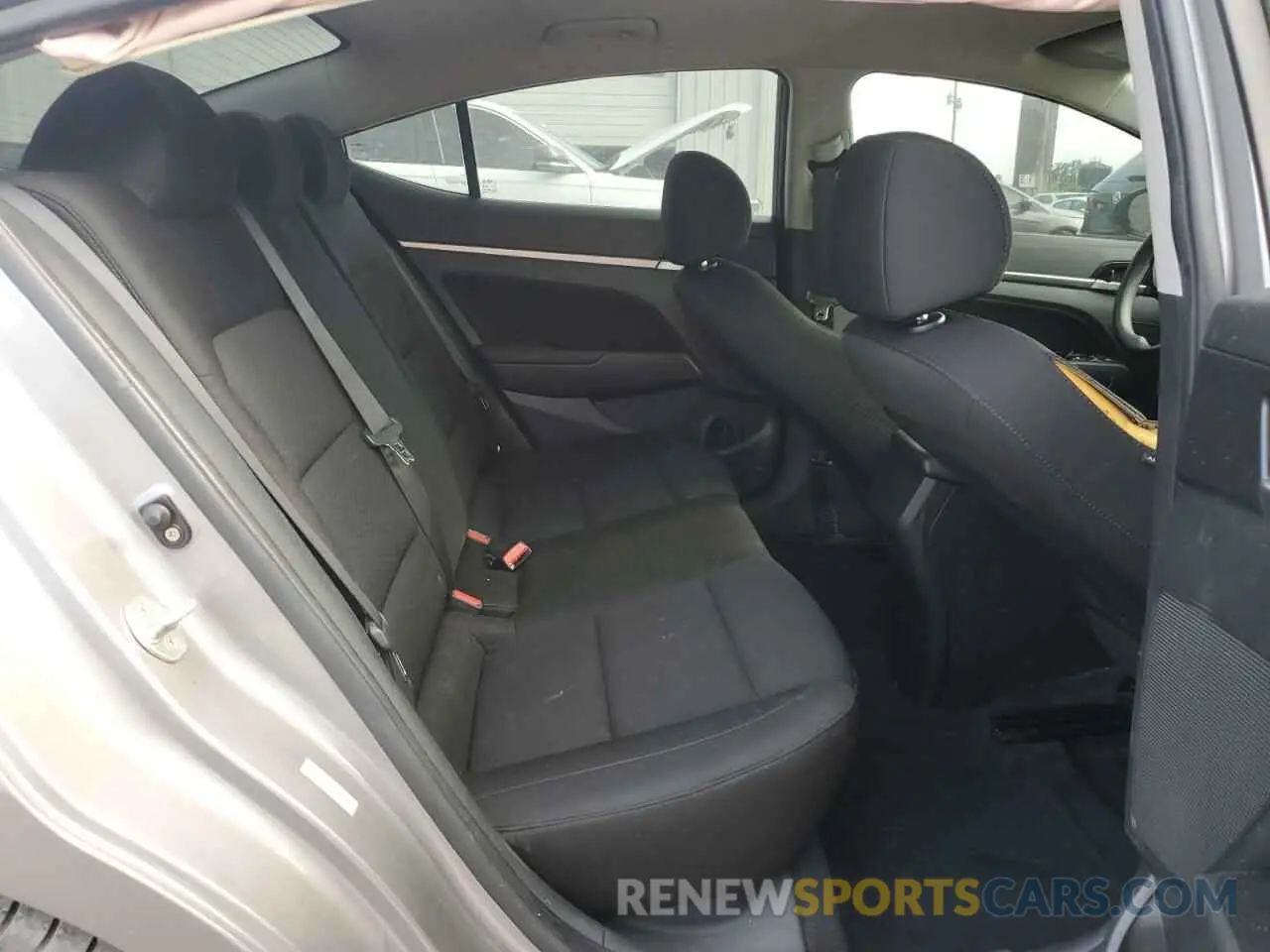 10 Photograph of a damaged car KMHD84LF2LU961290 HYUNDAI ELANTRA 2020