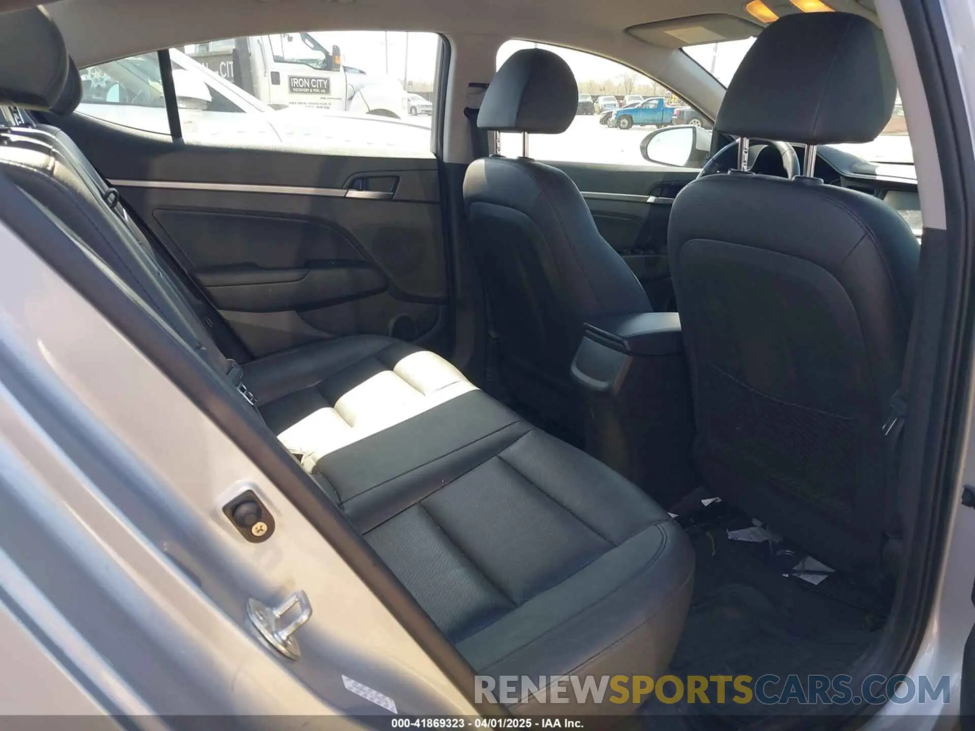 8 Фотография поврежденного автомобиля KMHD84LF3LU962335 HYUNDAI ELANTRA 2020