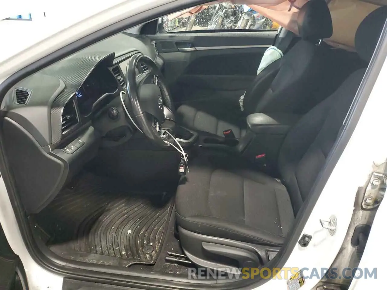 7 Photograph of a damaged car KMHD84LF4LU000688 HYUNDAI ELANTRA 2020