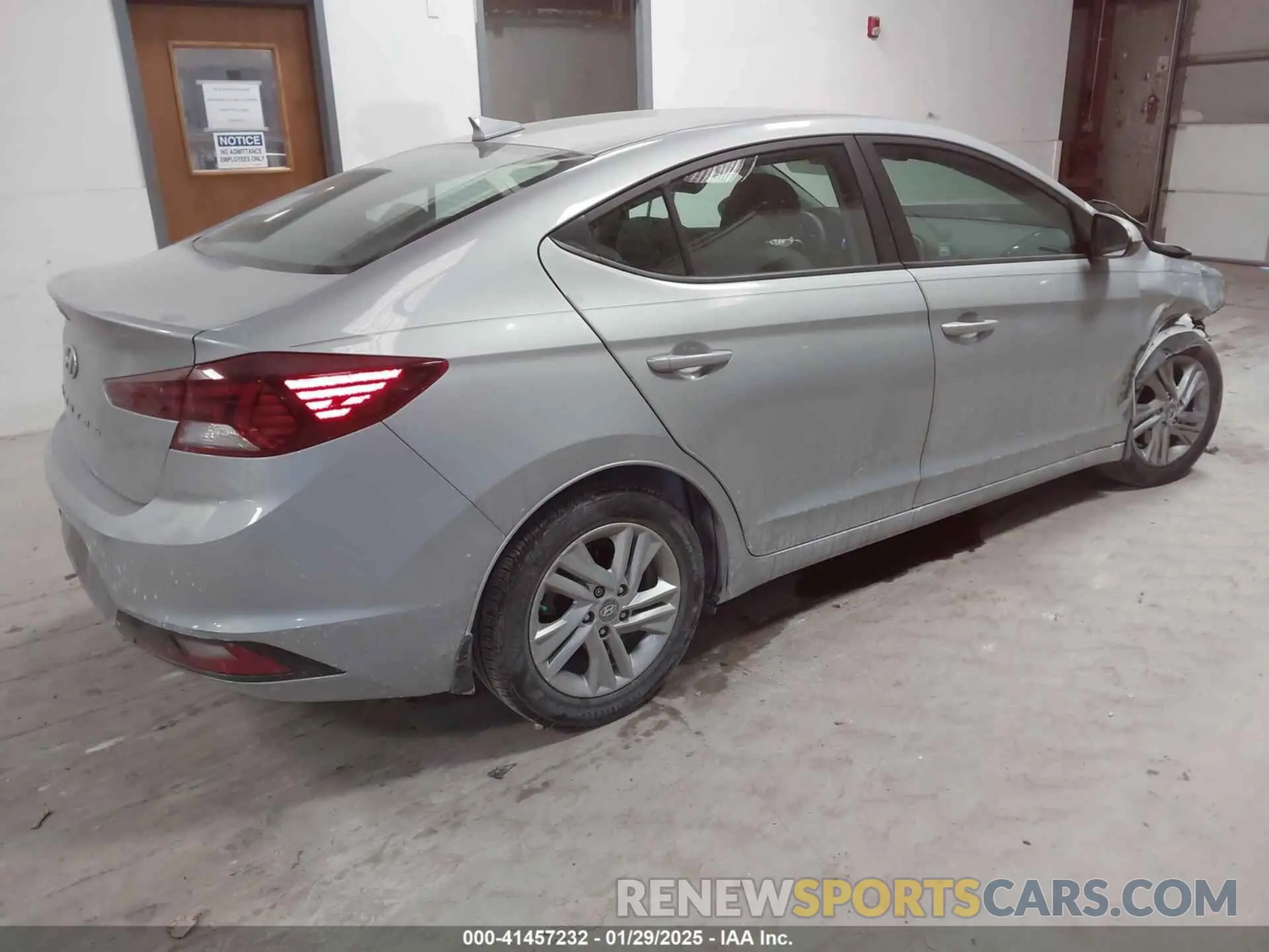 4 Photograph of a damaged car KMHD84LF4LU989138 HYUNDAI ELANTRA 2020