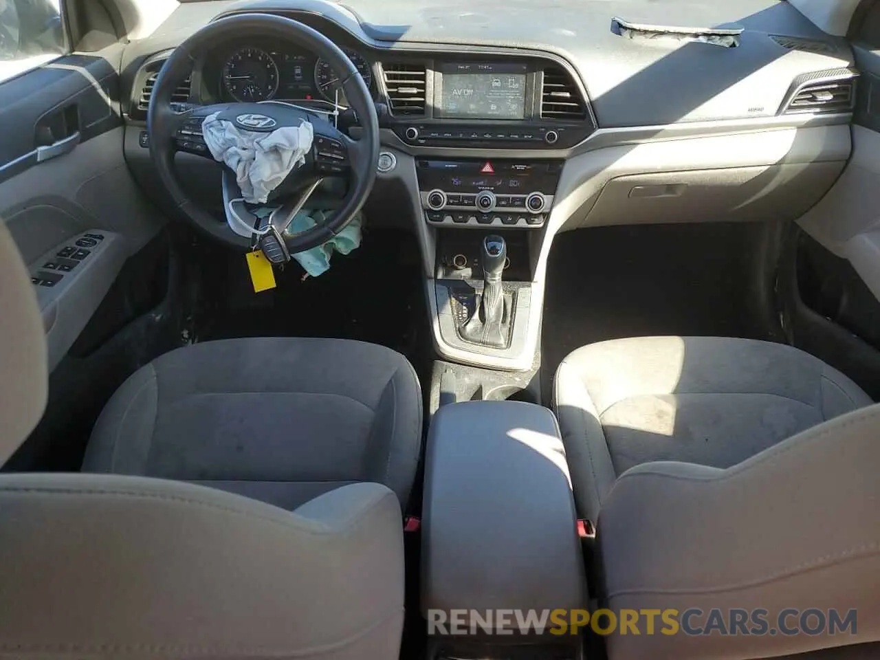 8 Photograph of a damaged car KMHD84LF5LU028564 HYUNDAI ELANTRA 2020